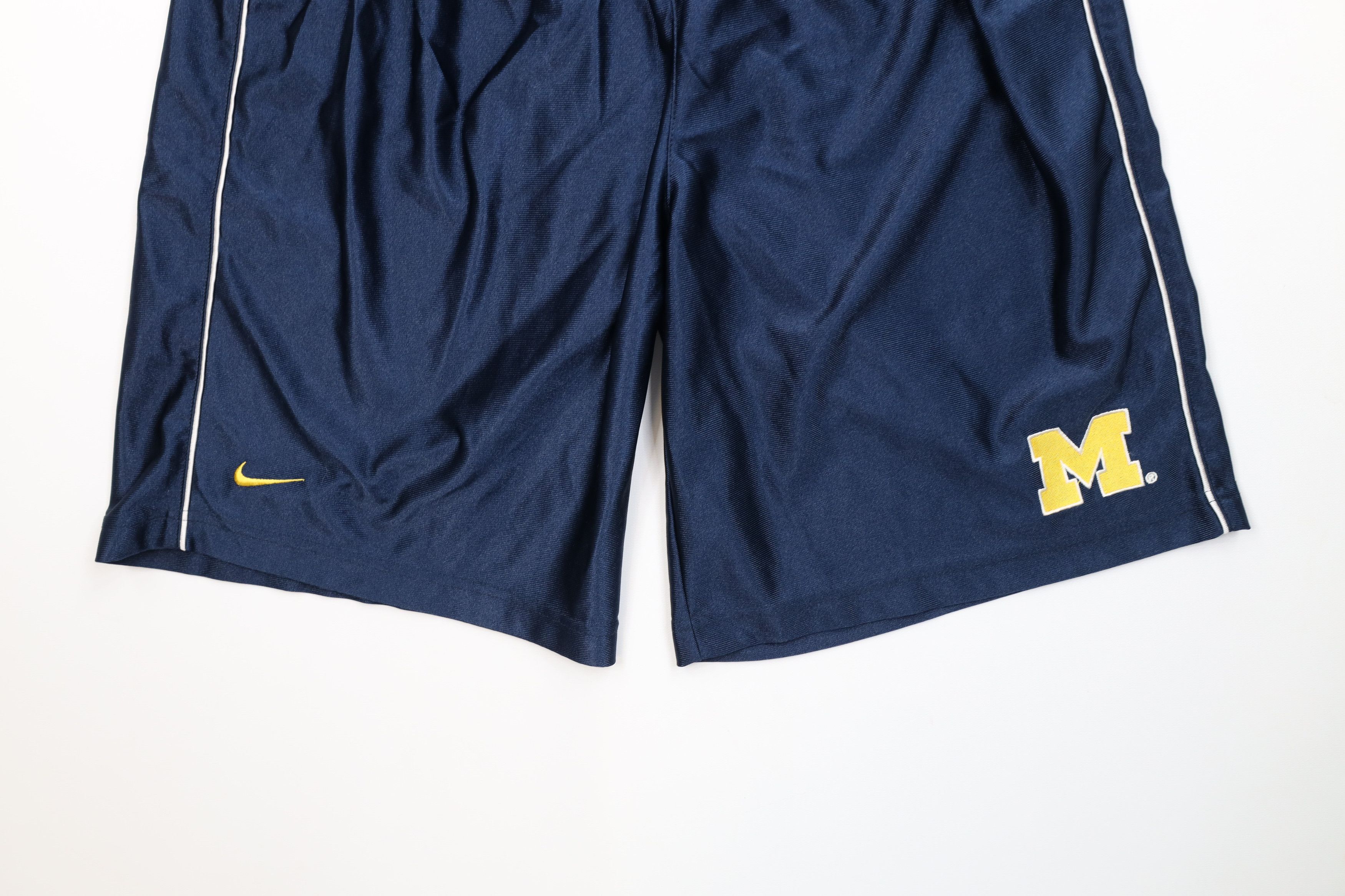 Nike Vintage 90s Y2K Nike Swoosh University of Michigan Shorts Size US 30 / EU 46 - 4 Thumbnail