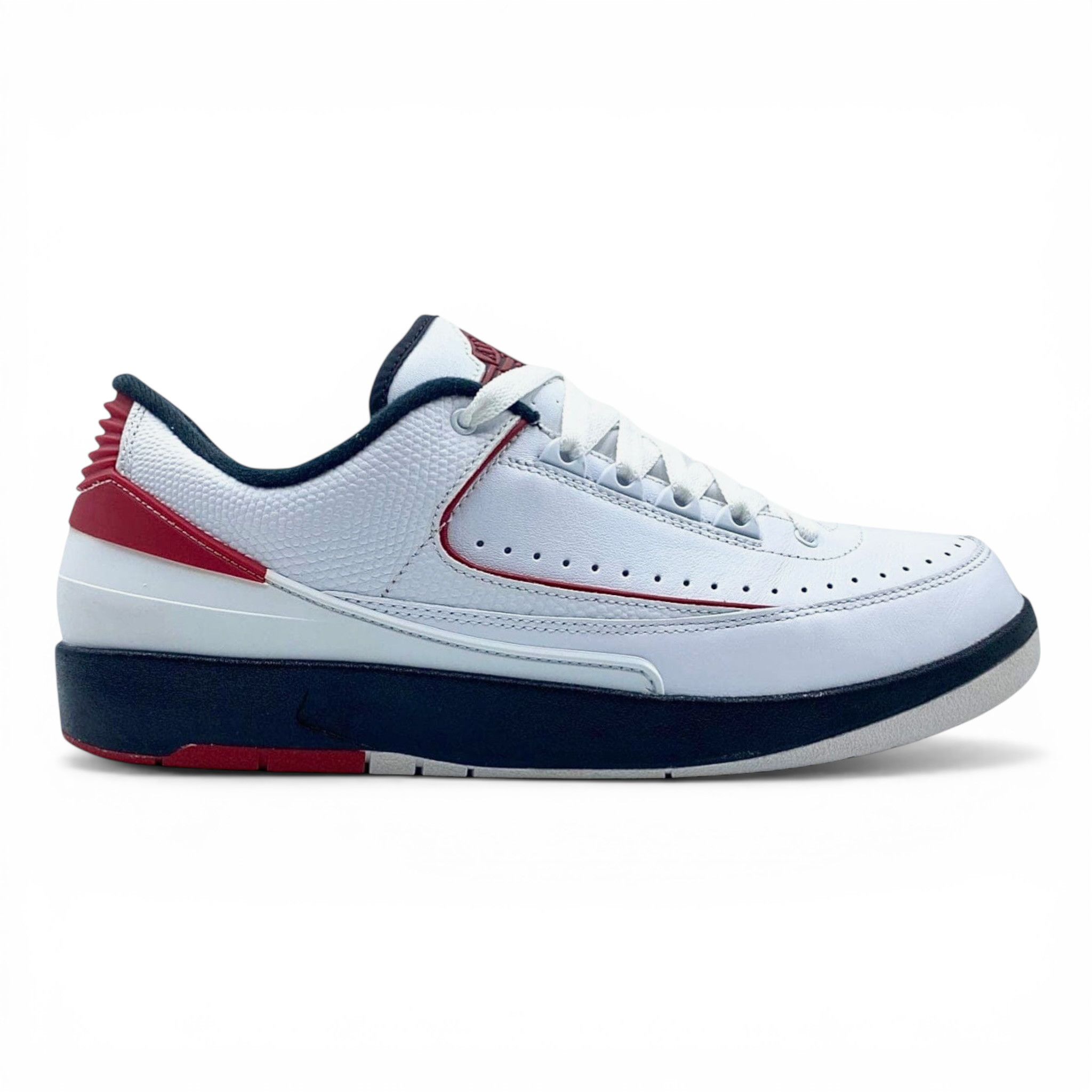 Nike 2 Retro Low Chicago (2016) Size US 10 / EU 43 - 1 Thumbnail