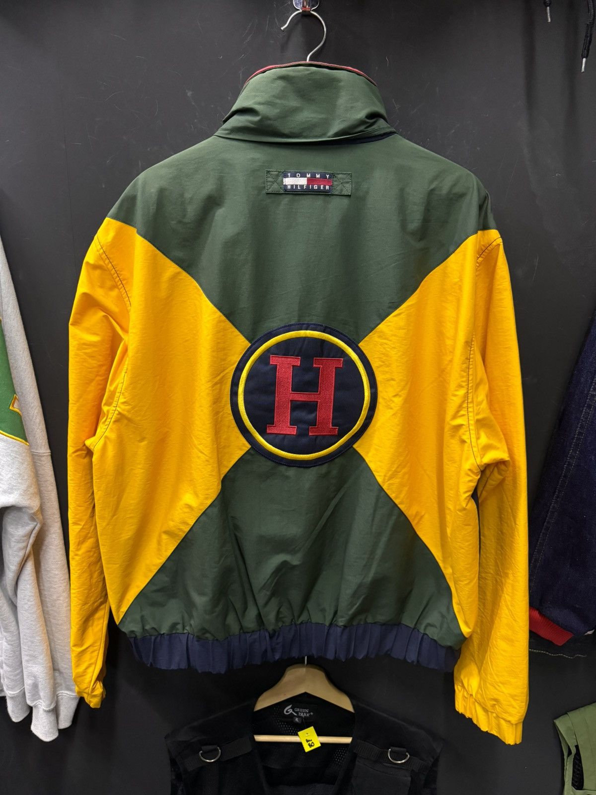 Tommy Hilfiger Tommy Hilfiger Colourful Streetwear Sailing Gear Jacket Size US L / EU 52-54 / 3 - 1 Thumbnail
