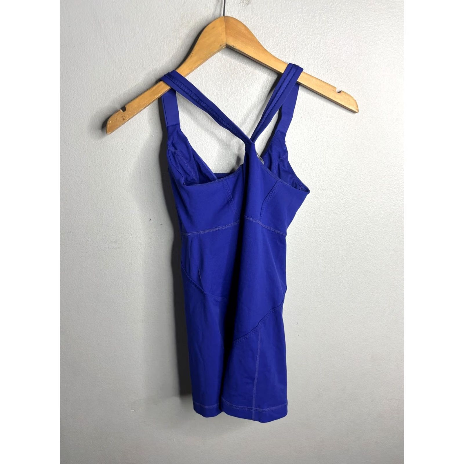 Lululemon Lululemon Tank Top Womens 4 Blue Built In Bra Crossback Yoga Camisole Athletic Tank Size S / US 4 / IT 40 - 4 Thumbnail