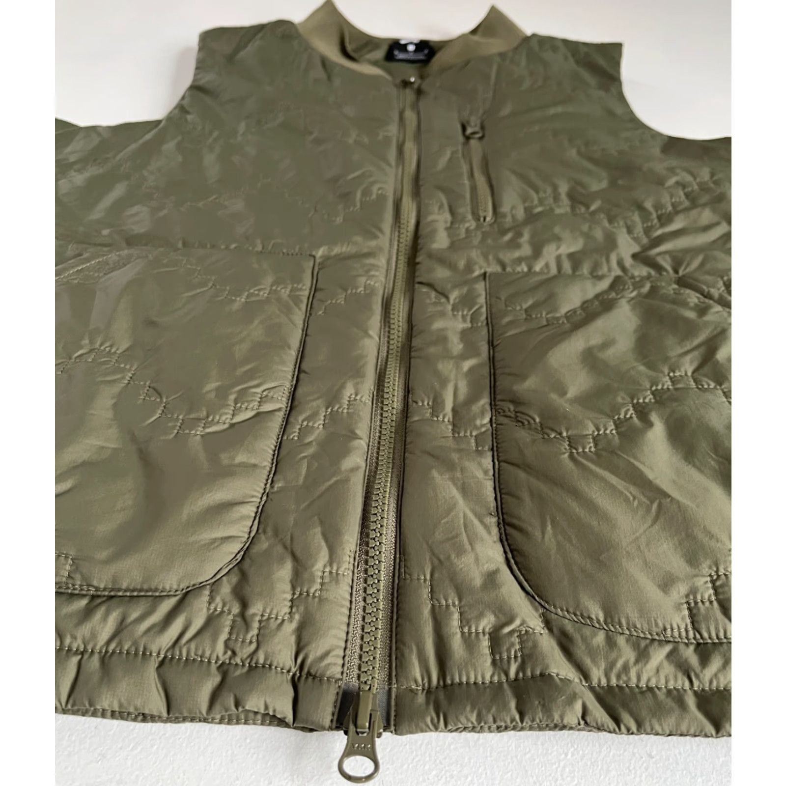 Nike VINTAGE Nike SB Shield Men's Vest Insulated Quilted Olive Green Sz M Basketball Size US M / EU 48-50 / 2 - 7 Thumbnail