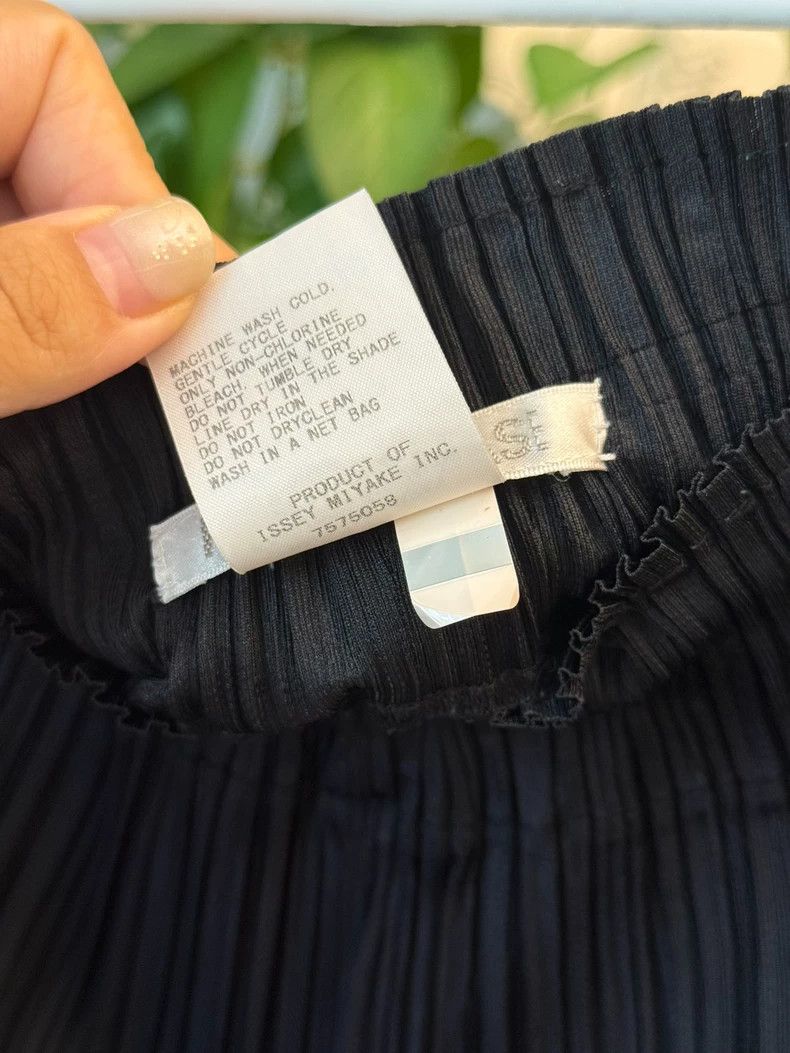 Issey Miyake Issey Miyake size:3 Black pleated straight-leg pants Size 31" - 4 Thumbnail