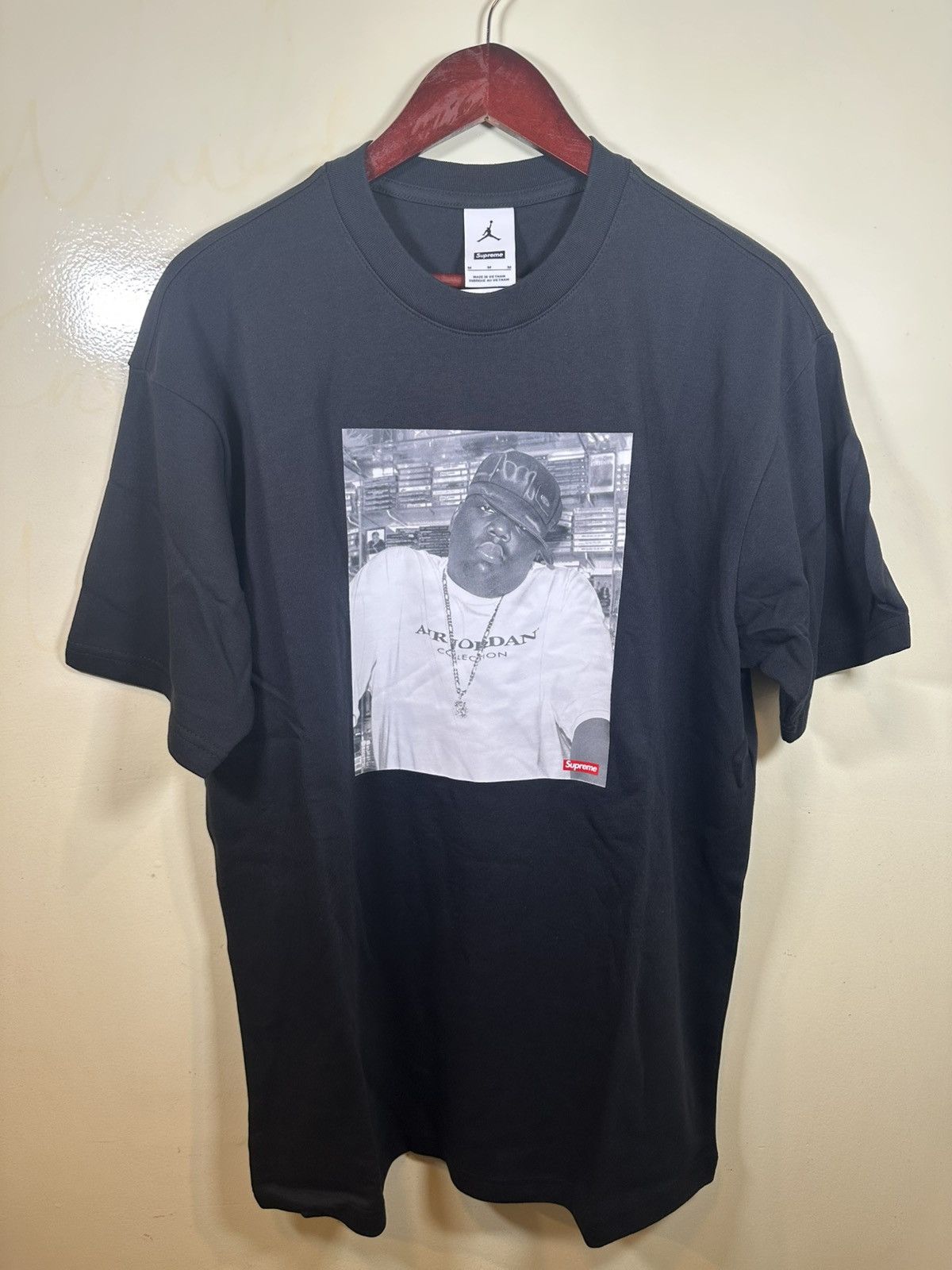 Jordan Brand × Supreme Supreme Jordan Biggie S/S Top Size US M / EU 48-50 / 2 - 2 Thumbnail