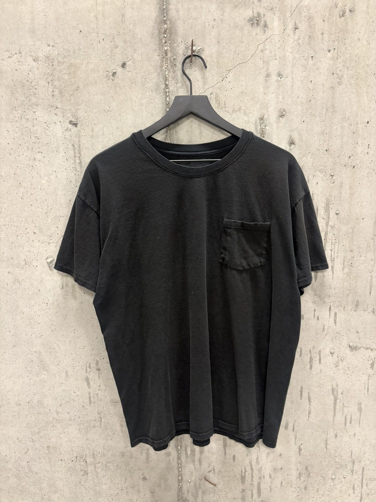 Vintage Vintage Blank Shirt Thrashed Faded Distressed Grunge Band Size US XL / EU 56 / 4 - 1 Thumbnail