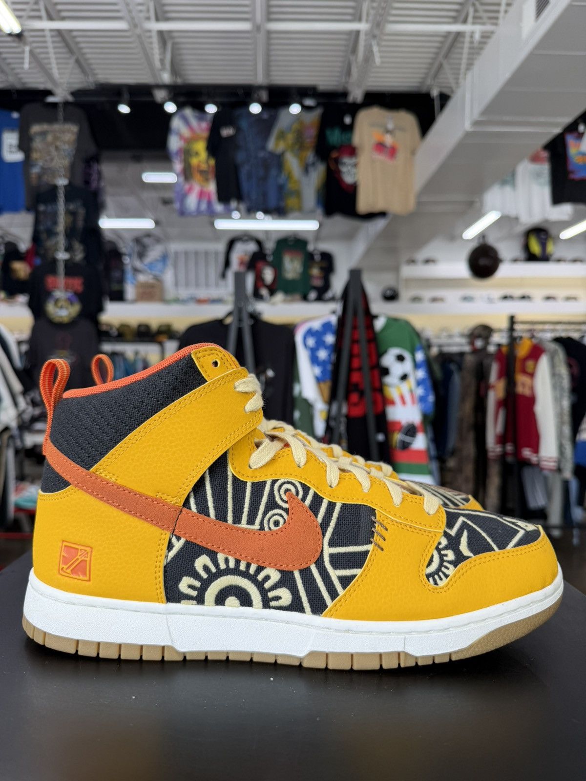 Nike Nike Dunk High Somos Familia Size 10.5 (2022) Size US 10.5 / EU 43-44 - 6 Thumbnail