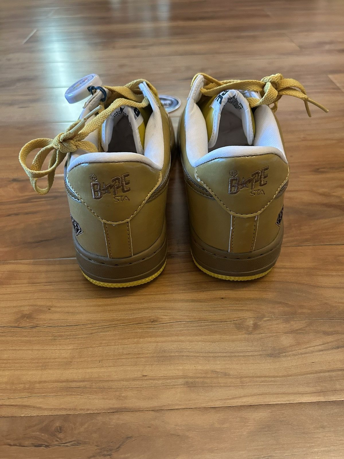 Bape NEW Bape Gold Members Exclusive Bapestas Size US 9 / EU 42 - 7 Thumbnail