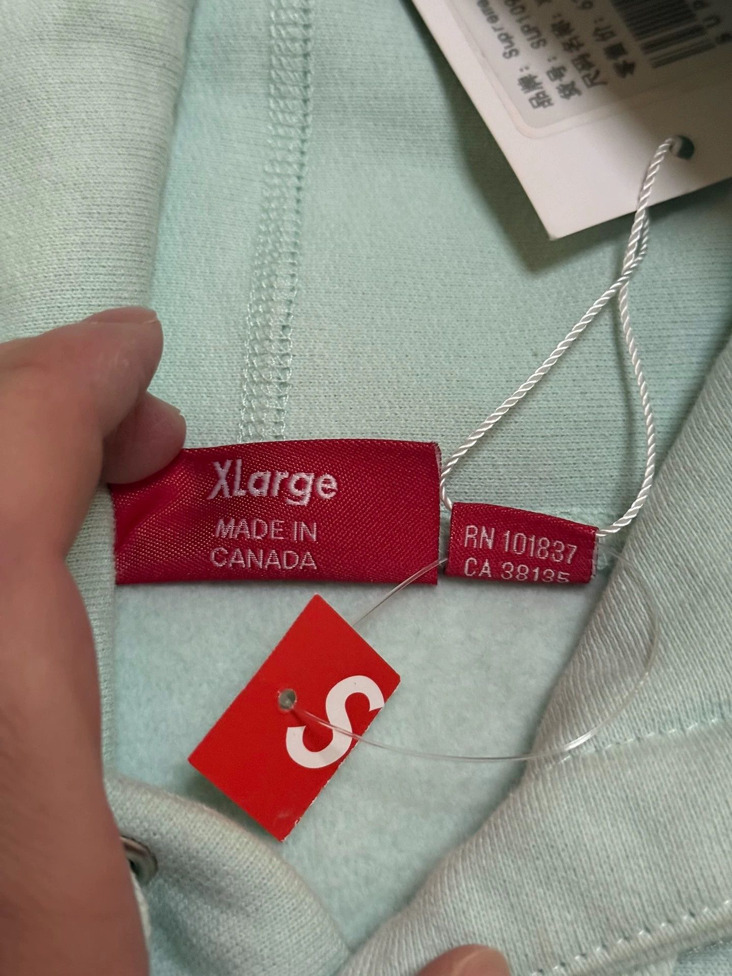 Supreme Supreme FW17 Ice Blue Box Logo Hoodie XL New Size US XL / EU 56 / 4 - 2 Thumbnail