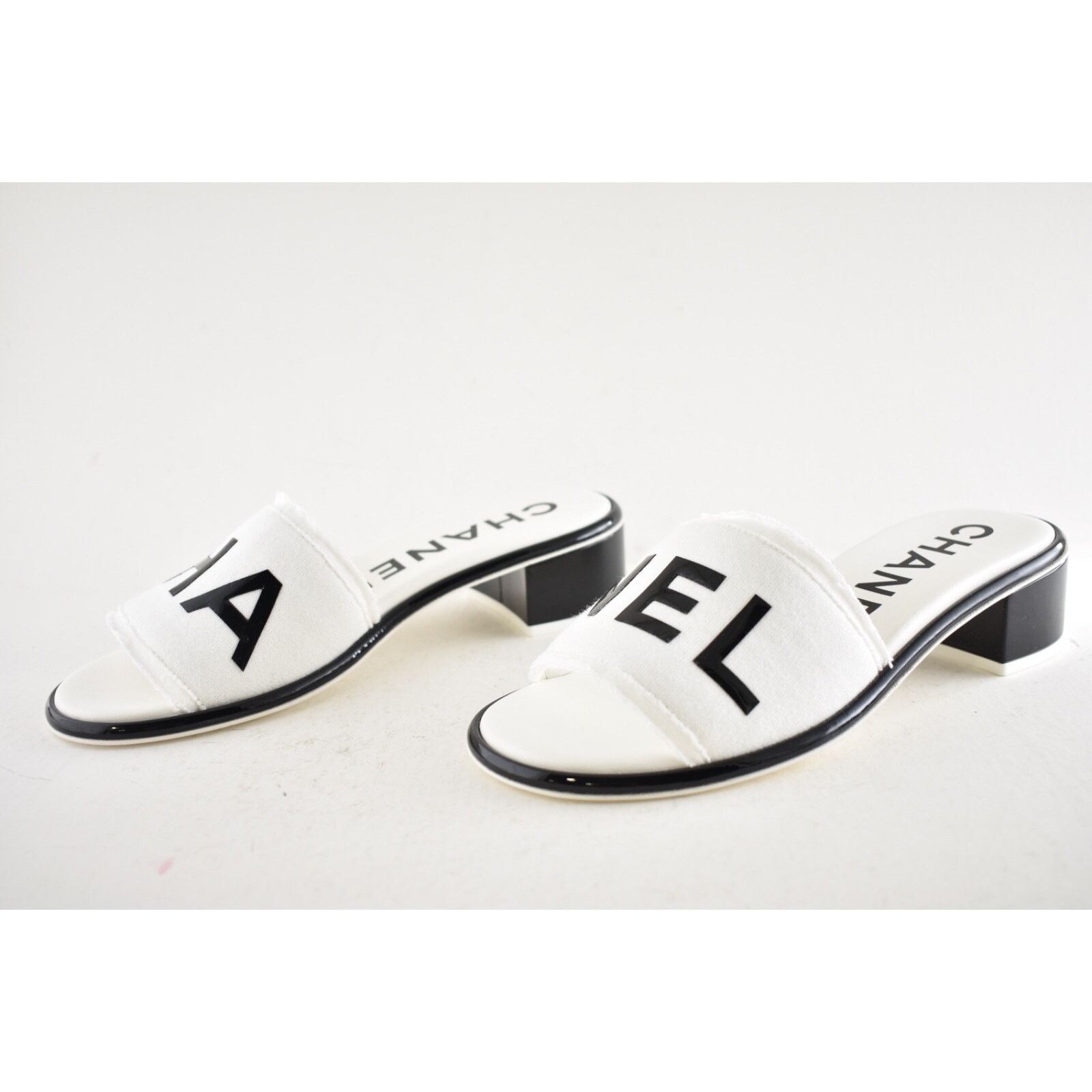 Chanel Chanel 24C White Black CHA NEL Letter Logo Mule Slide Size US 8.5 / IT 38.5 - 14 Thumbnail