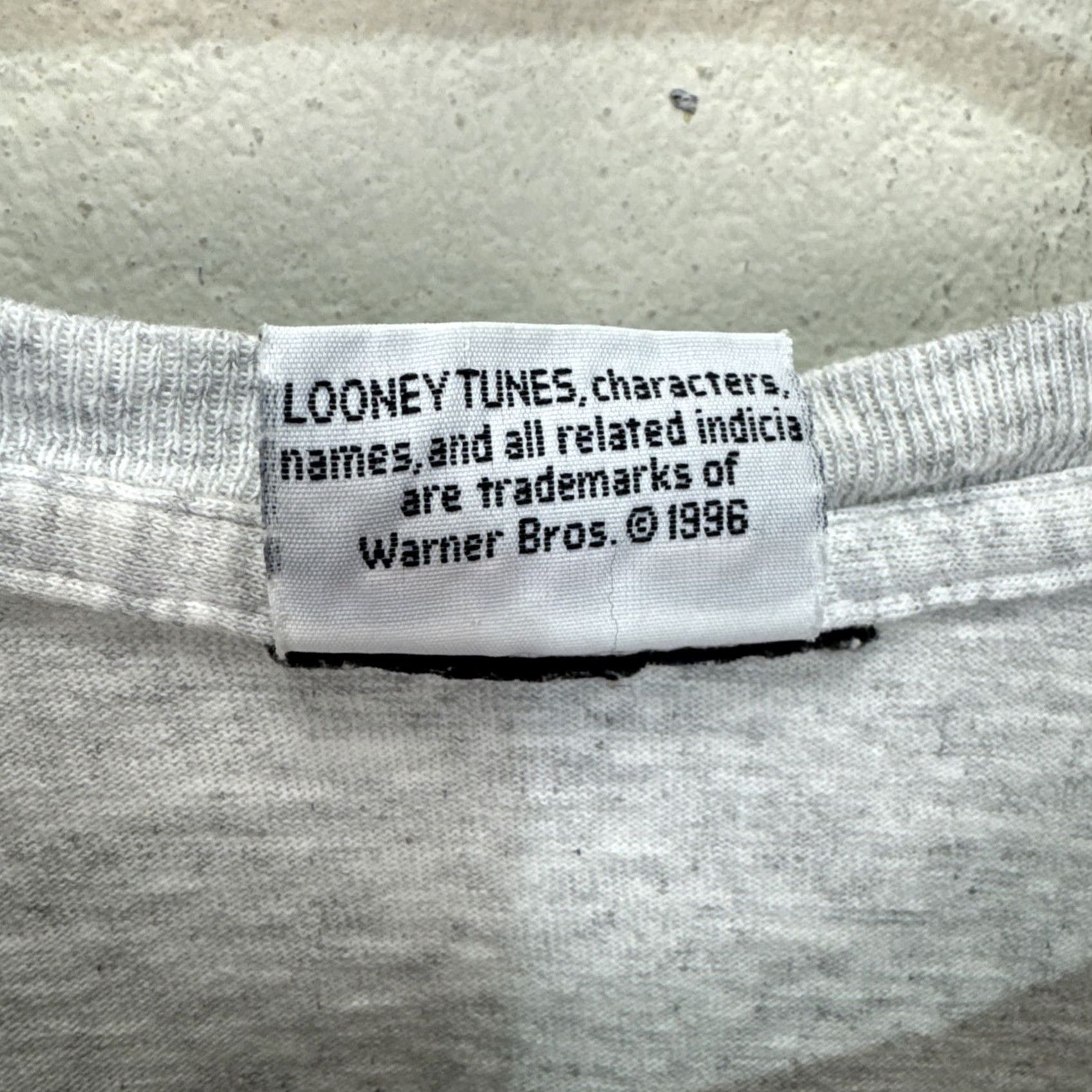 Vintage VINTAGE 1996 Looney Tunes Wile E Coyote Roadrunner L/S T Shirt XL Unisex Gray Graphic Tee Size US XL / EU 56 / 4 - 4 Thumbnail