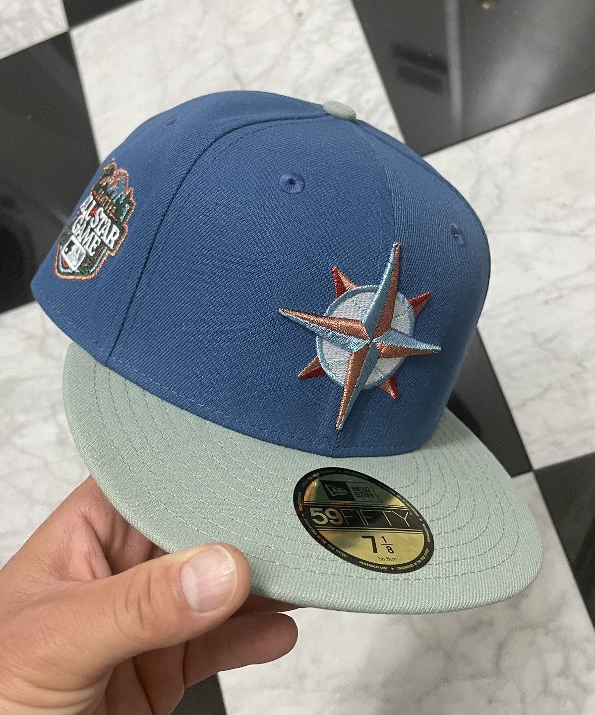 New Era 🔥Exclusive Mariners fitted 7 1/8 Size ONE SIZE - 1 Thumbnail