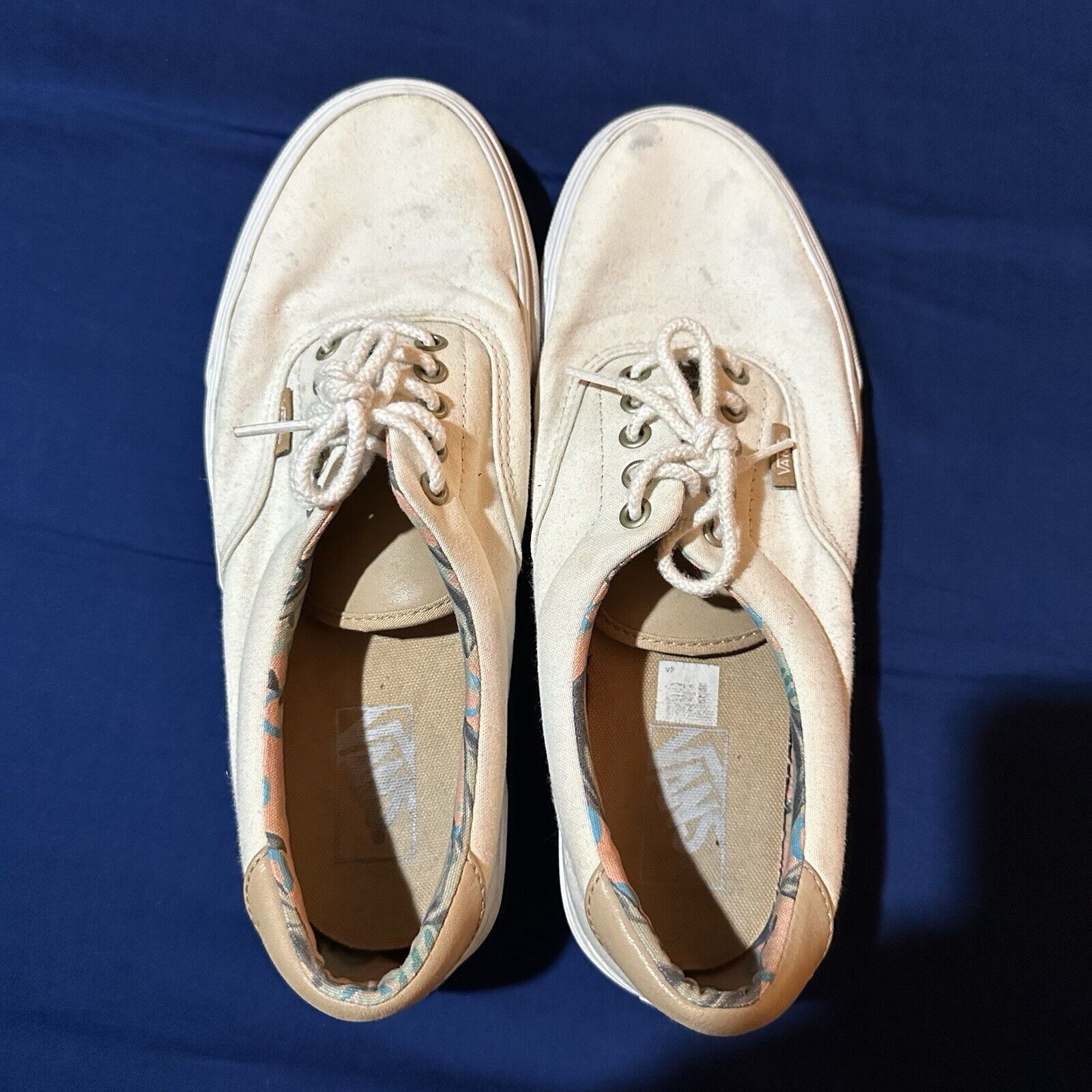 Vans Vans Shoes Unisex M 9 Or W 10.5White Dolphin Desert Flower Size US 9 / EU 42 - 1 Thumbnail