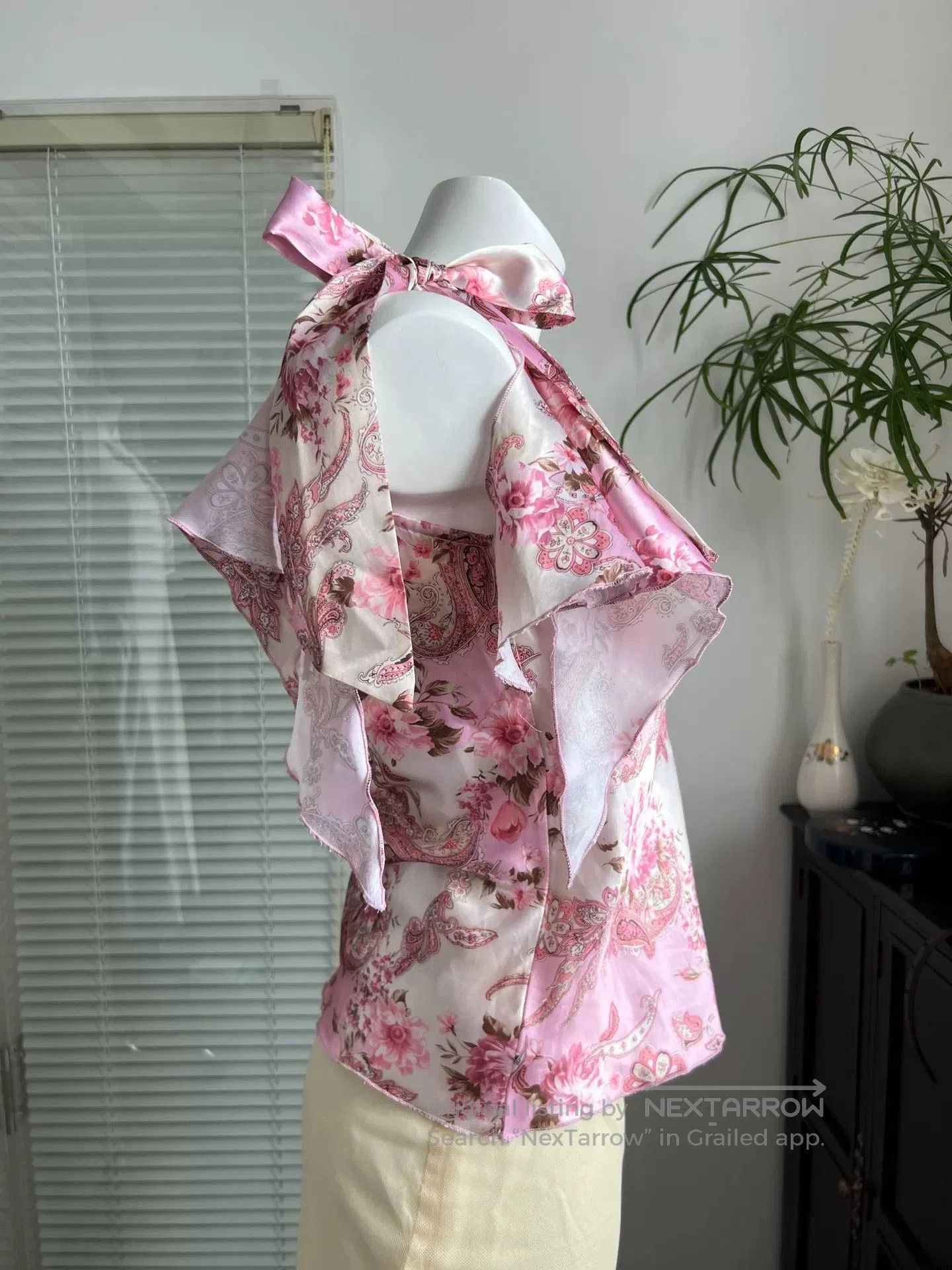 Other Pink Beaded Satin Floral Camisole Top. Size S / US 4 / IT 40 - 6 Thumbnail