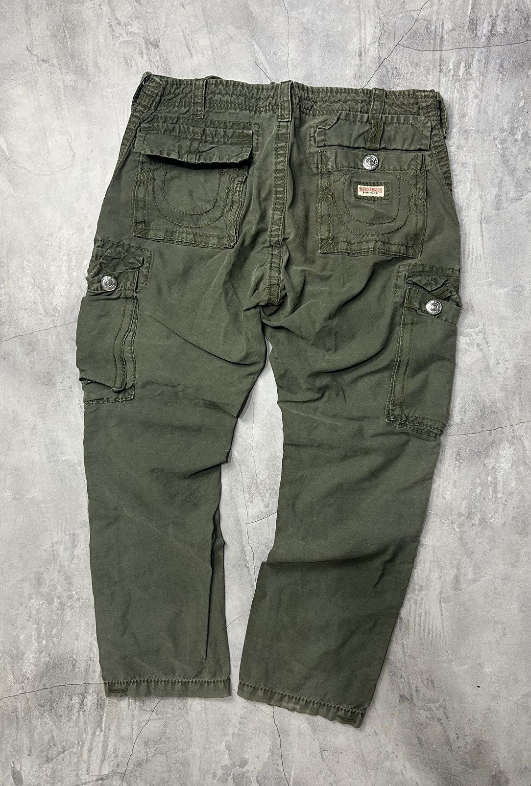 TRUE RELIGION カモ カーゴパンツ 105853-1.jpg