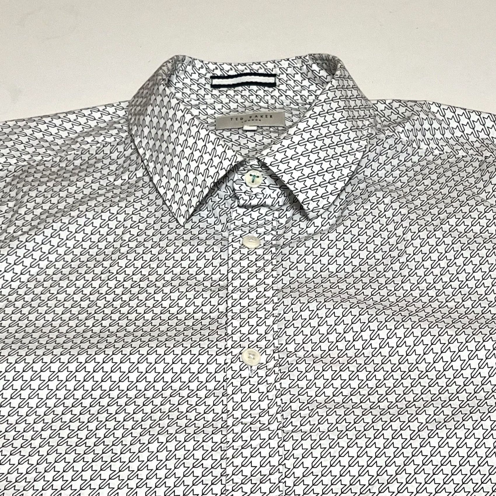 Ted Baker Ted Baker Shirt Mens Size 6 Button Up Long Sleeve Houndstooth All Over Print White Cotton Blend Knit Dress Shirt Mens Regular Year " Size US S / EU 44-46 / 1 - 2 Thumbnail