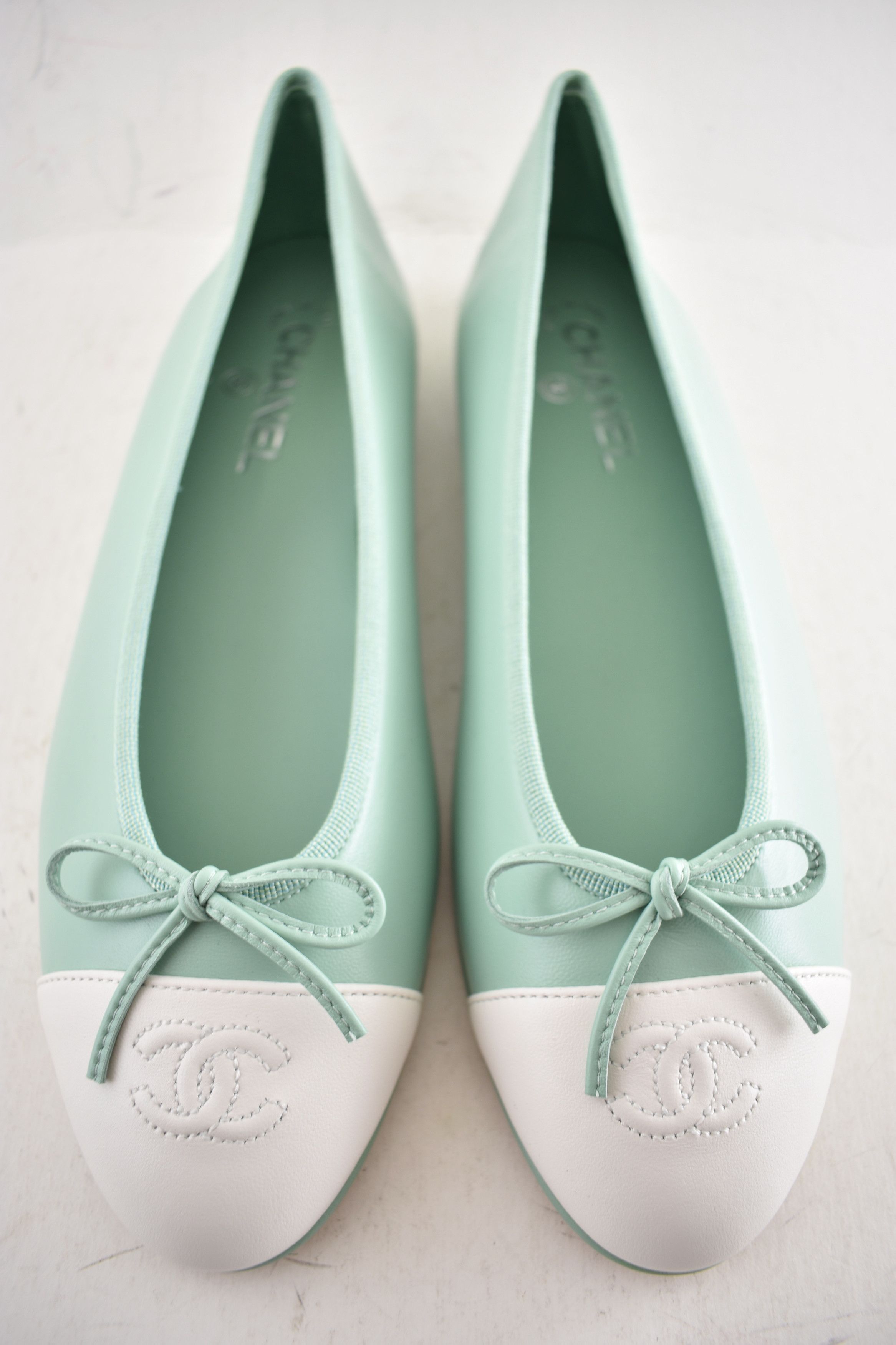 Chanel 26S Mint White Leather CC Logo Ballet Ballerina Flat 38 Size US 8 / IT 38 - 16 Thumbnail
