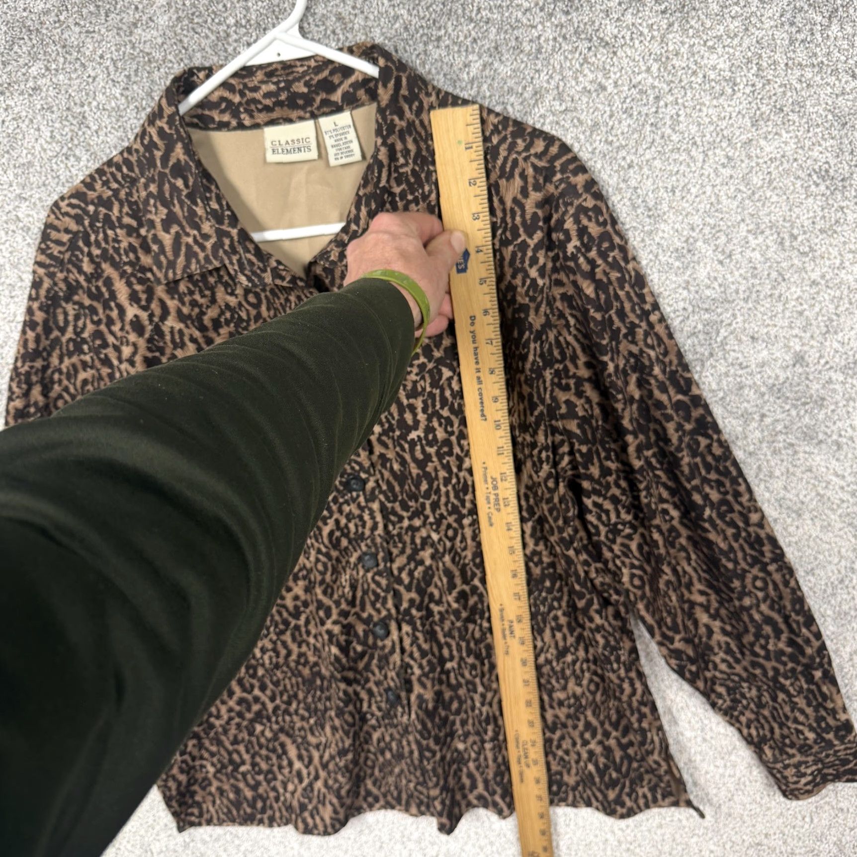 Vintage VINTAGE Classic Elements Leopard Button-Up Blouse L Womens Brown Tan Leopard Print Casual Fall 97% Polyester 3% Spandex Long Sleeve Collared Shirt Size L / US 10 / IT 46 - 2 Thumbnail