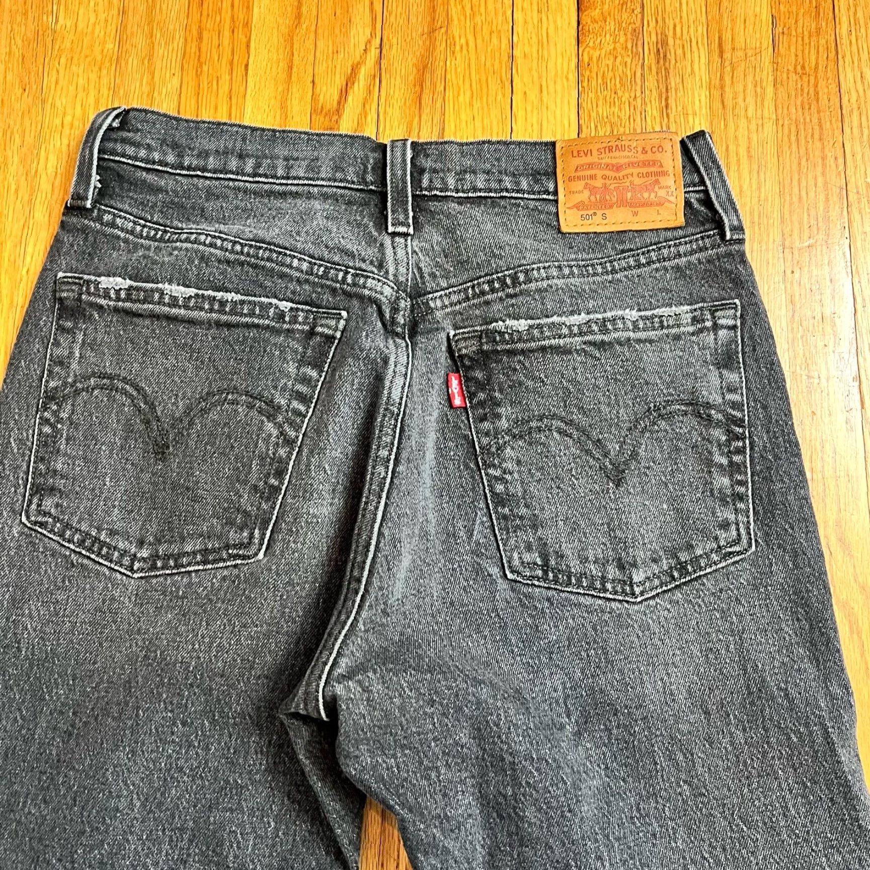 Levi's VINTAGE Levi’s Jeans Womens 25 501 S Faded Black Button Fly Premium Measures 27x28 Womens Size 42" / US 20 - 4 Thumbnail