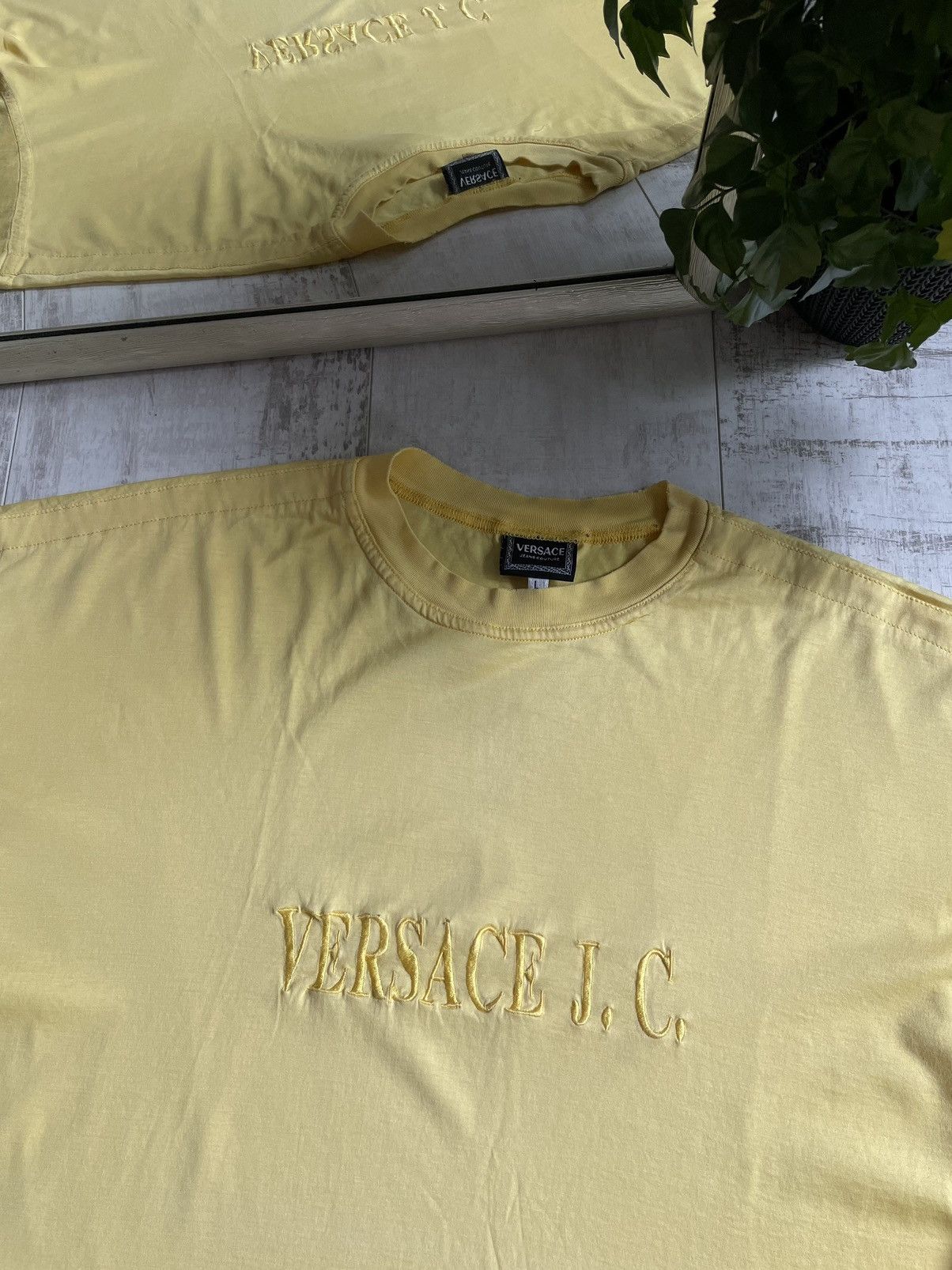 Versace × Versace Jeans Couture × Vintage Vintage Versace Jeans Couture 90’s T-Shirt Center Logo Rare Size US L / EU 52-54 / 3 - 3 Thumbnail