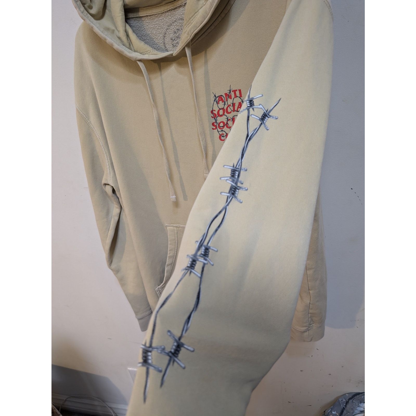 Anti Social Social Club Anti Social Social Club ASSC Barbed Wire Red/Cream Grunge Size US M / EU 48-50 / 2 - 5 Thumbnail