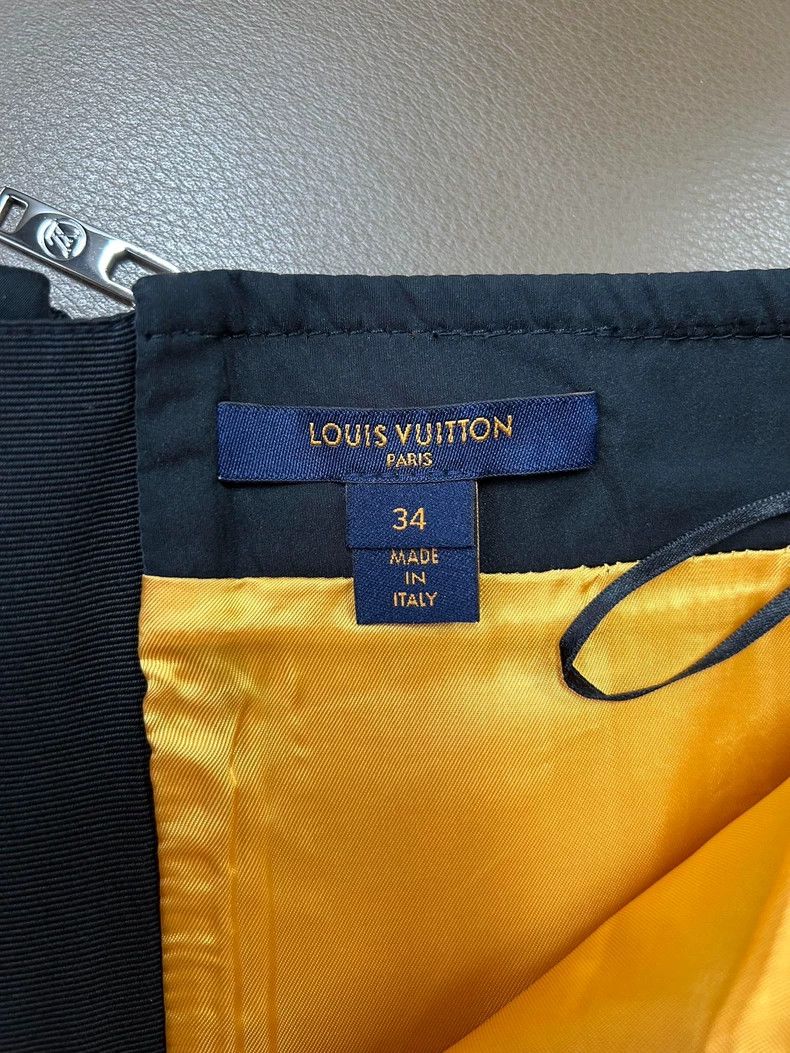 Louis Vuitton Louis Vuitton Bright orange monogram leather skirt 2502-Nex Size 33" - 4 Thumbnail