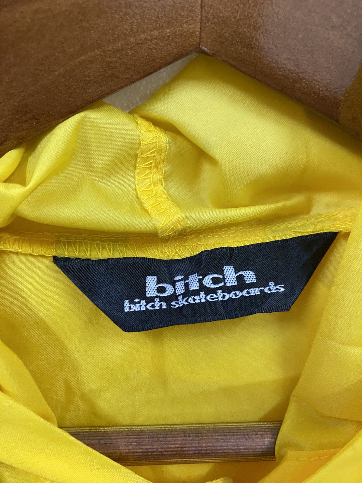 Vintage Vtg Bitch Skateboard Light Jacket - Yellow Size US L / EU 52-54 / 3 - 11 Thumbnail