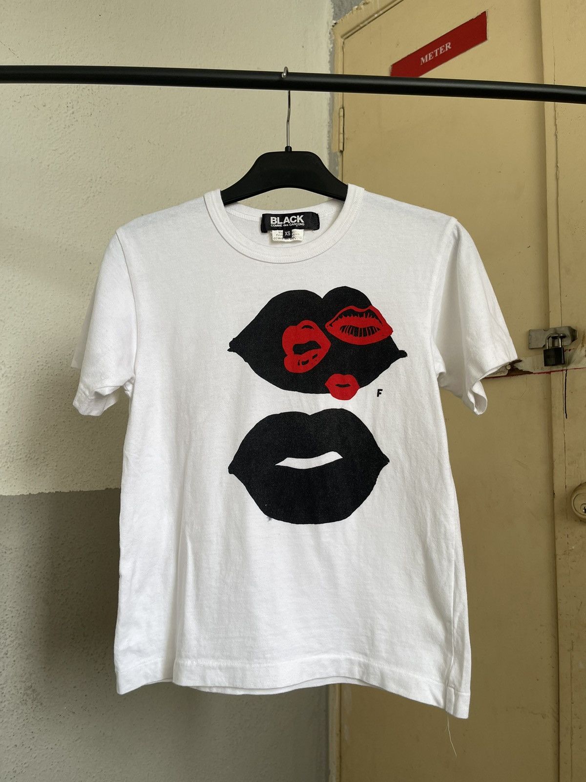 Comme des Garcons Black AW15 Comme Des Garcons Black Kiss Tee Size XS / US 0-2 / IT 36-38 - 1 Thumbnail