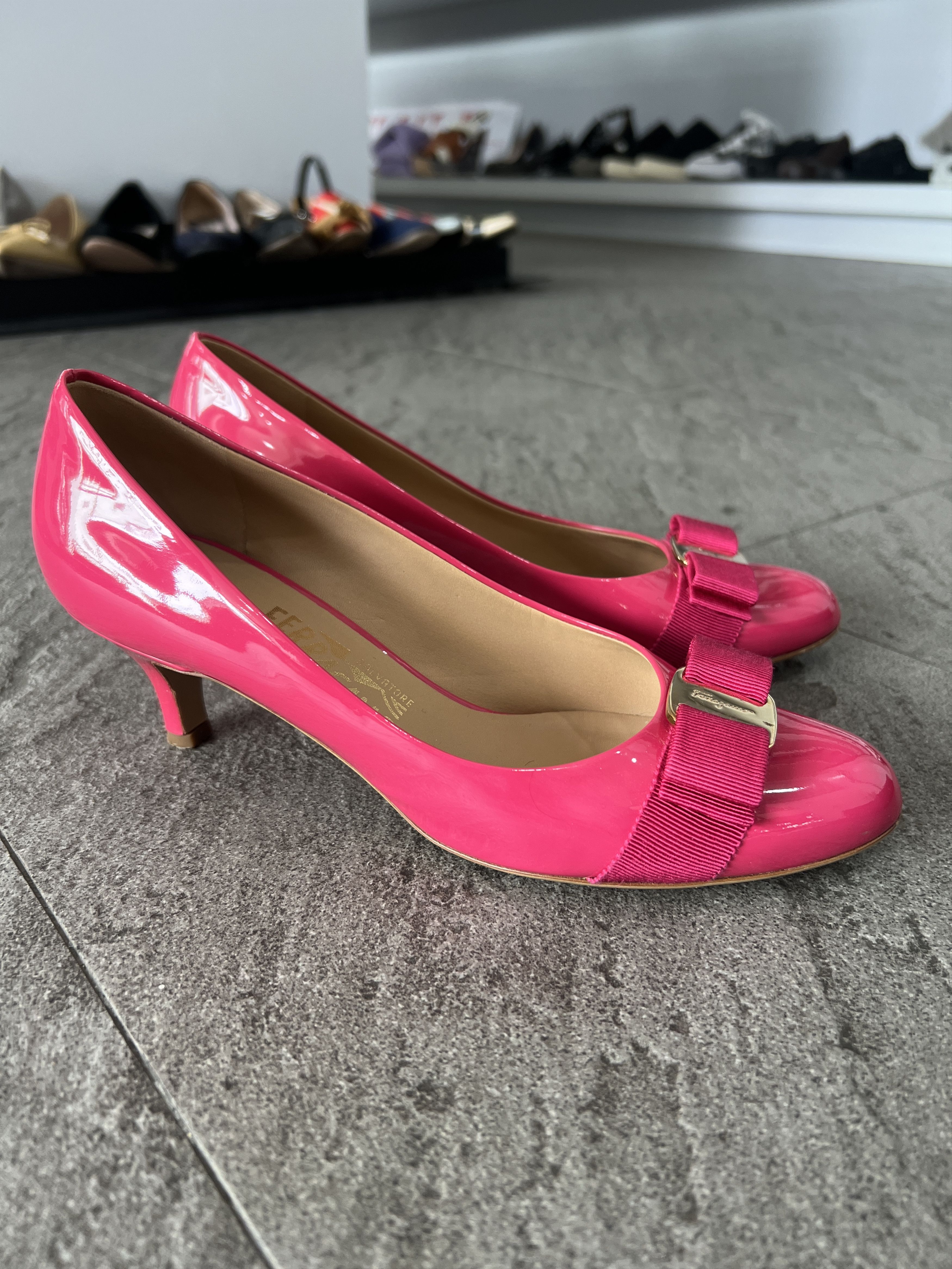 Salvatore Ferragamo Ferragamo Vara Patent Fuchsia Heels Size 7D Size US 7 / IT 37 - 3 Thumbnail