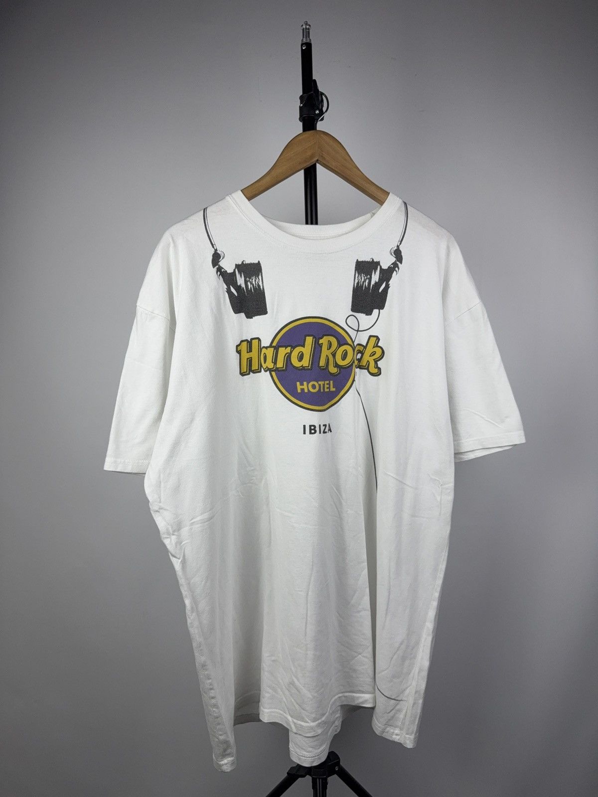 Hard Rock Cafe Hard Rock Hotel Ibiza Graphic Headphones T-Shirt White XXL Size US XL / EU 56 / 4 - 1 Thumbnail
