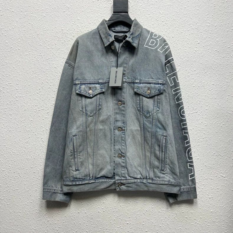 Balenciaga Balenciaga Embroidered letters on the arm side of unicorn Size US S / EU 44-46 / 1 - 1 Thumbnail