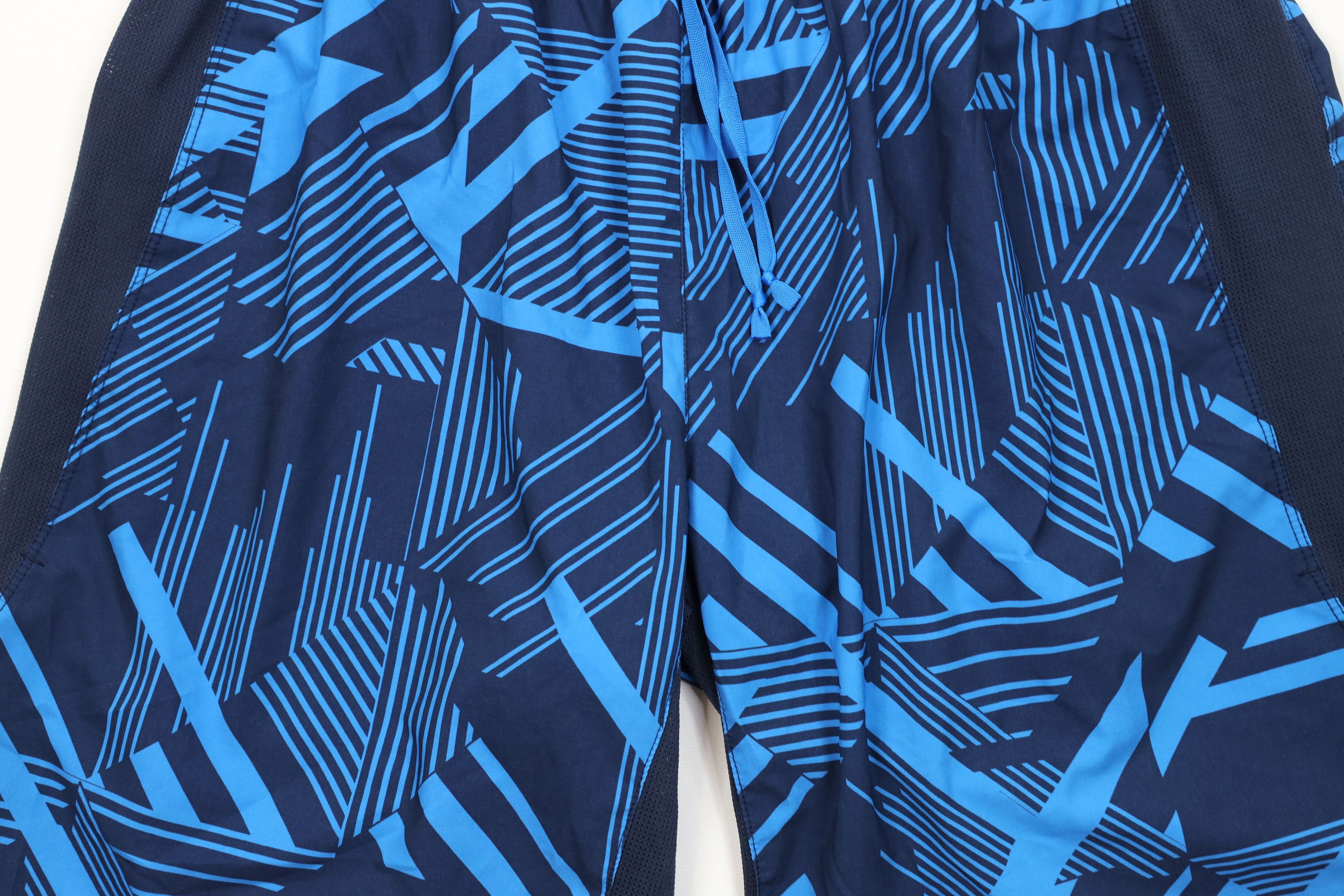 The North Face The North Face Reflective Lined Running Trekking Shorts Size US 34 / EU 50 - 3 Thumbnail