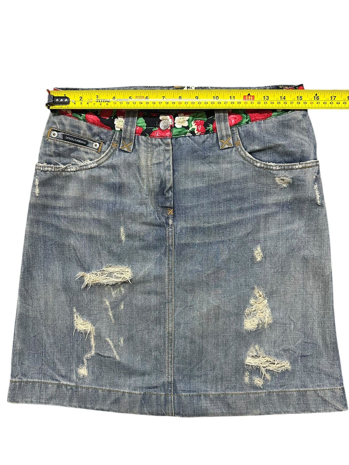 Dolce & Gabbana Vintage Dolce & Gabbana Faded Wash Distressed Style Skirt Size 30" / US 8 / IT 44 - 3 Thumbnail