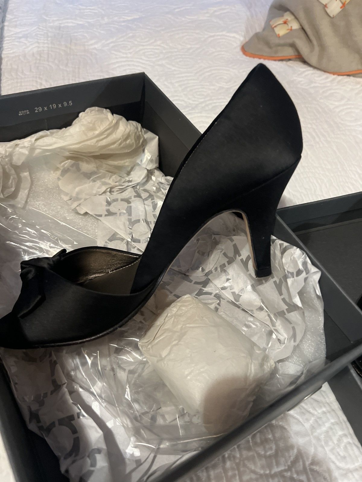 Kenneth Cole Kenneth Cole Black satin pumps Size US 7.5 / IT 37.5 - 1 Thumbnail