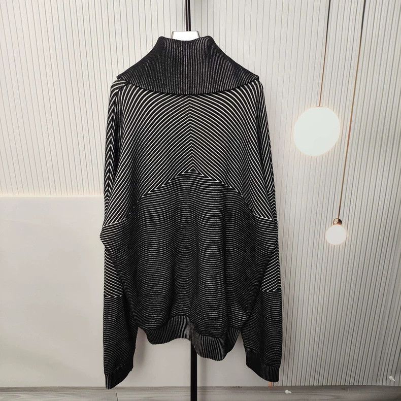 Balenciaga Balenciaga Sweater black and white stripes Size US L / EU 52-54 / 3 - 3 Thumbnail