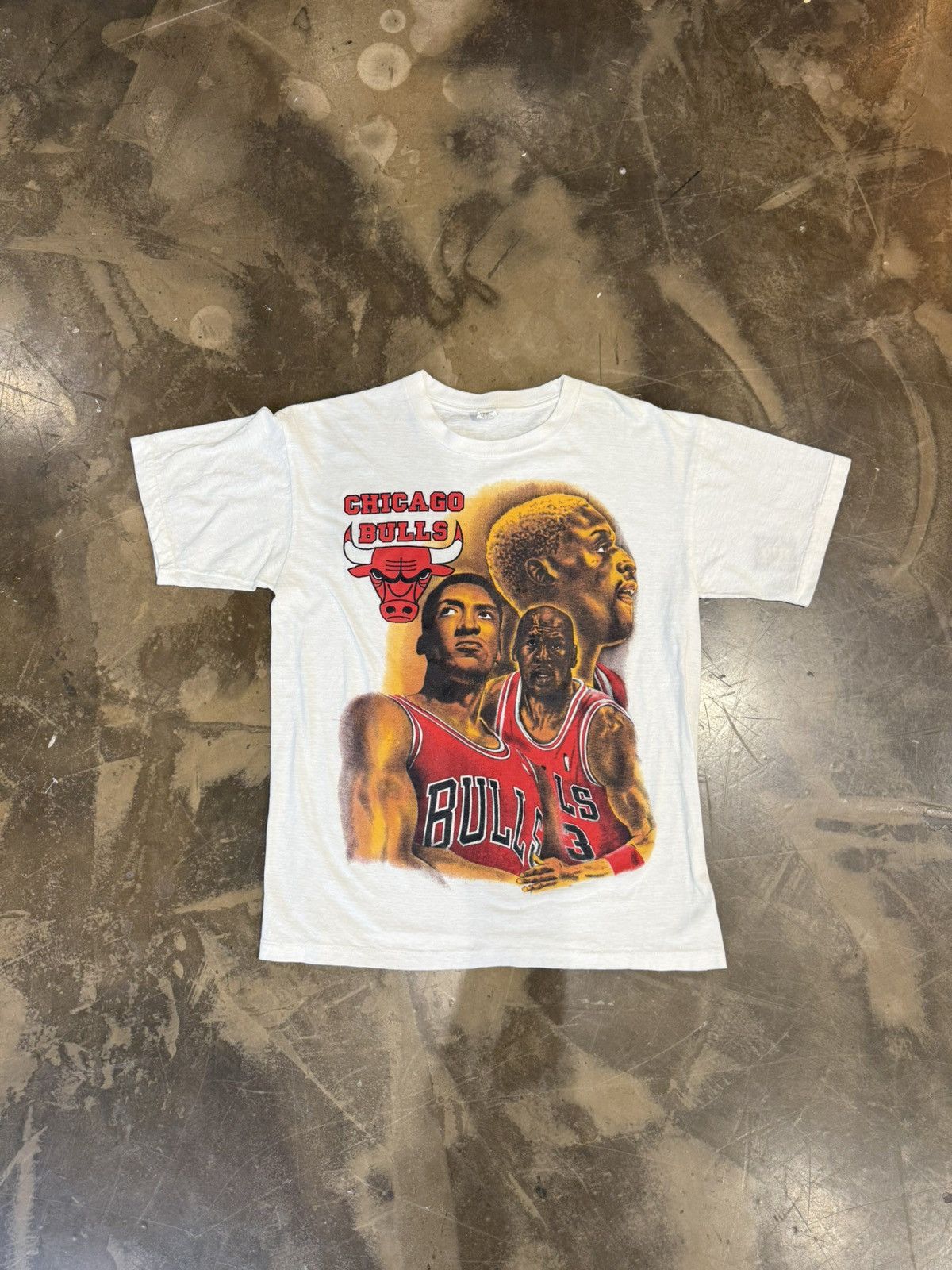 Vintage Vintage 90’s Chicago Bulls Tee Size US L / EU 52-54 / 3 - 1 Thumbnail