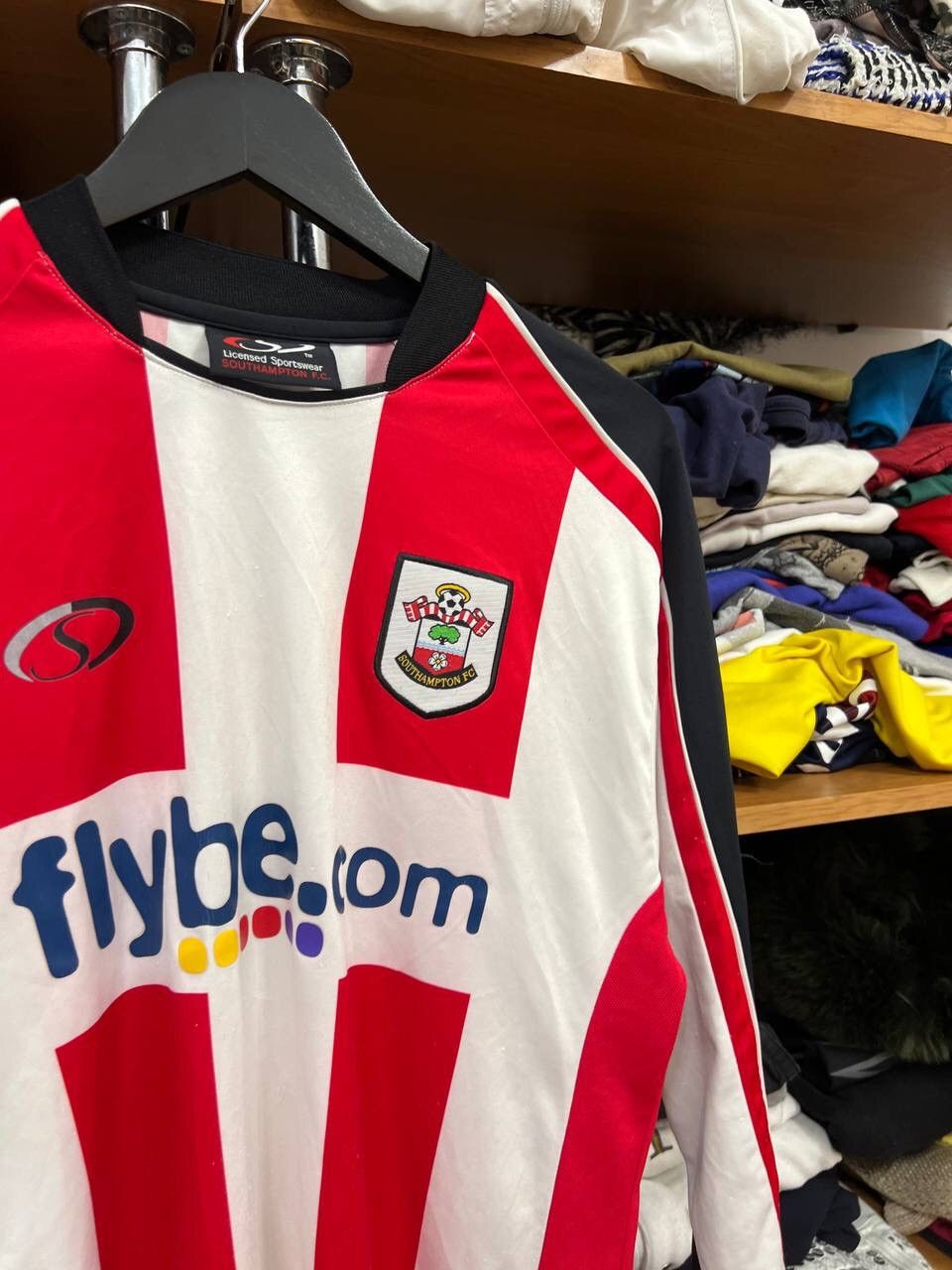 Other Southampton Home 2006/2007 Longsleeve soccer jersey size M Size US M / EU 48-50 / 2 - 3 Thumbnail