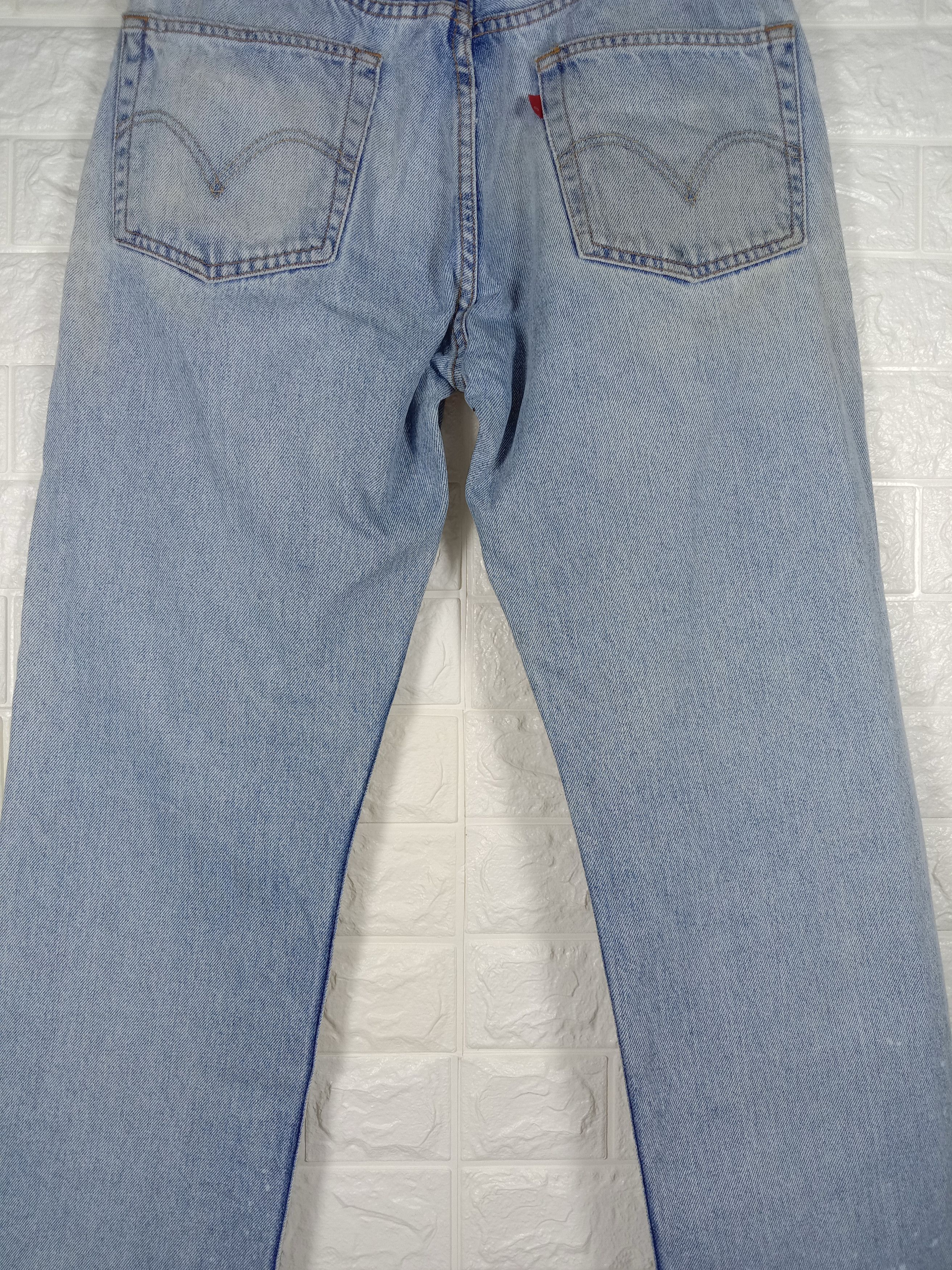 Levi's Vintage Levi's 505 Light Wash Jeans Distressed Denim Size US 31 - 7 Thumbnail
