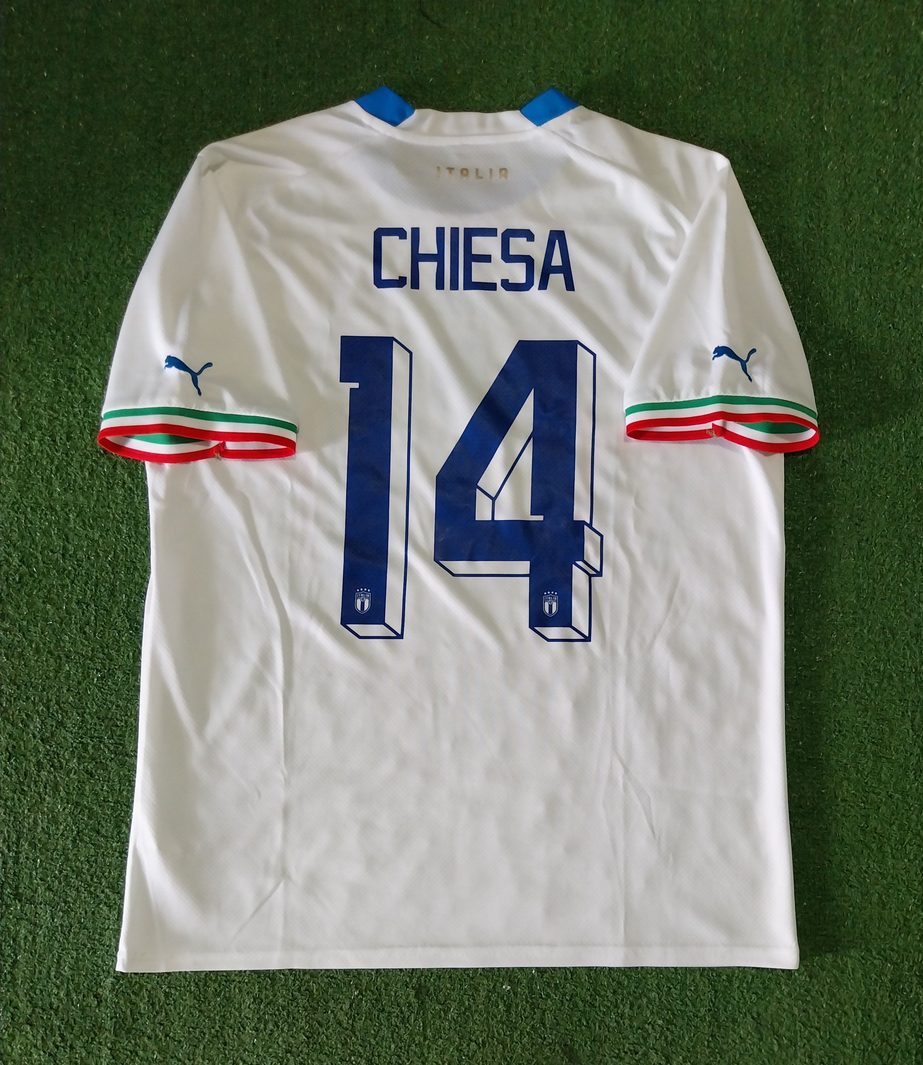 Puma Italy away 2022/2023 federico chiesa jersey football Size US L / EU 52-54 / 3 - 2 Thumbnail