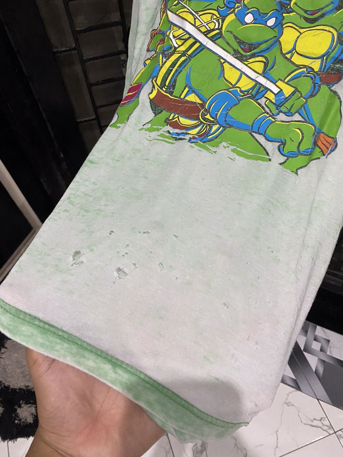 Nickelodeon × Vintage Vintage thrashed teenage mutant ninja turtle tee Size US L / EU 52-54 / 3 - 5 Thumbnail