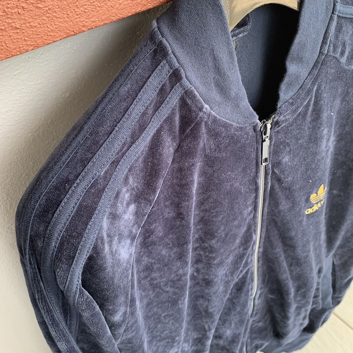 Adidas Vintage Adidas Japan Velvet Training Sport Jacket Size US XL / EU 56 / 4 - 3 Thumbnail