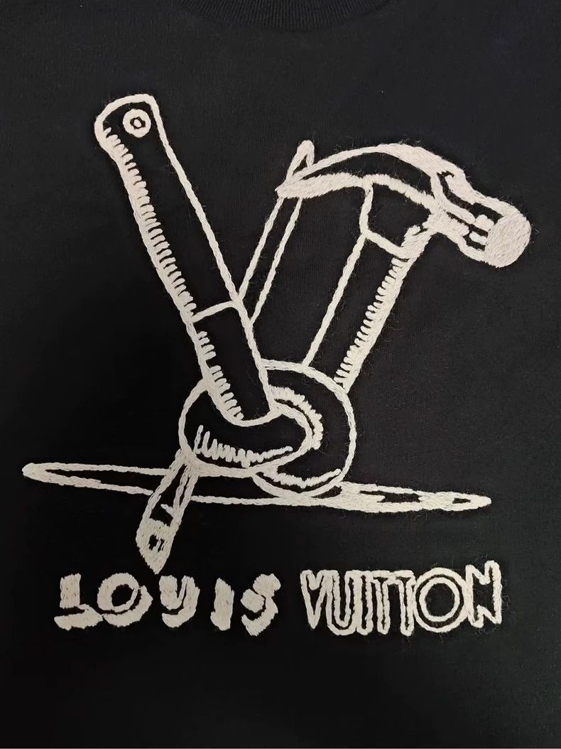 Louis Vuitton Louis Vuitton 23 FW Tool Embroidered Crew Neck Pullover Sw Size US S / EU 44-46 / 1 - 3 Thumbnail