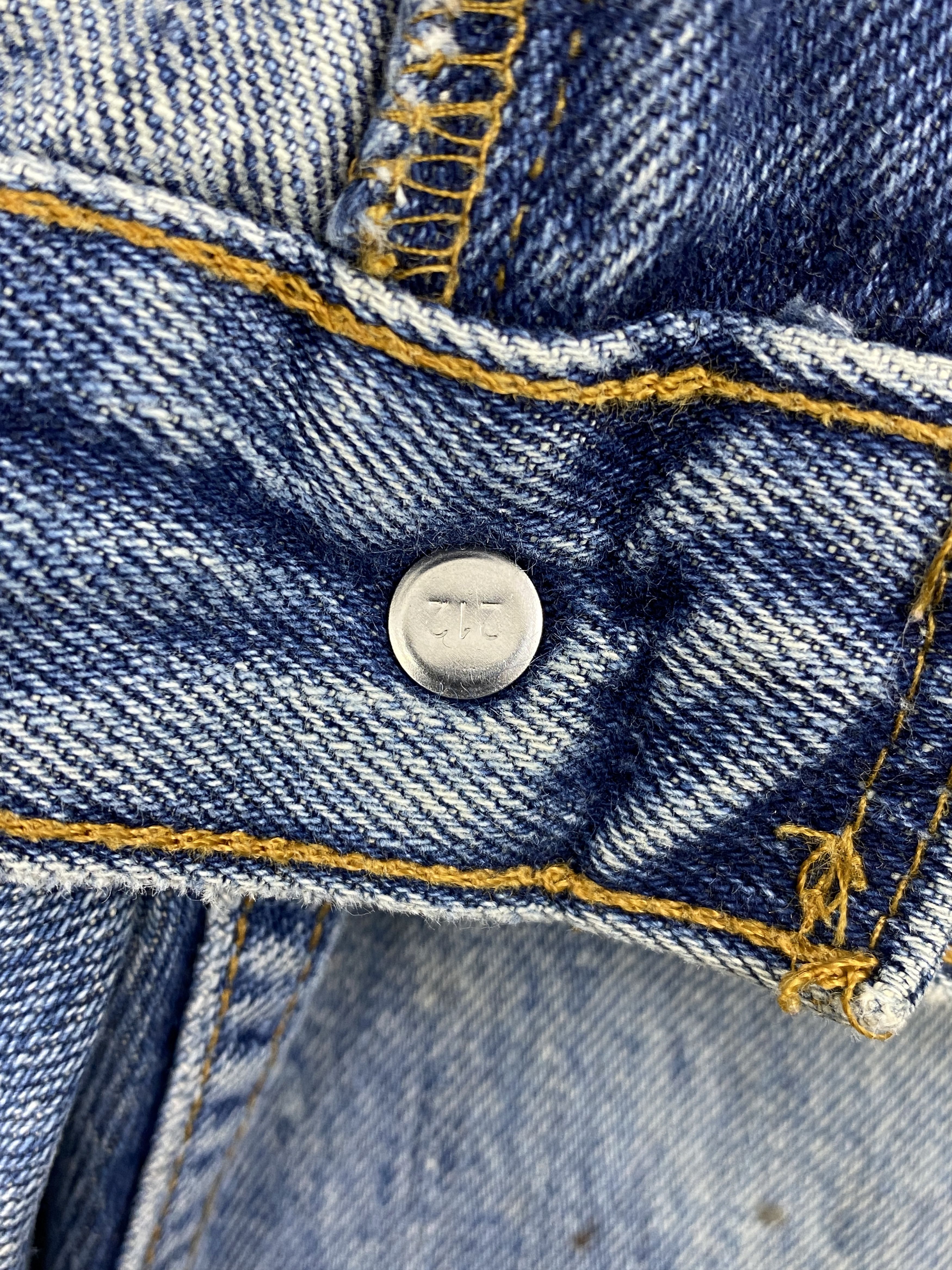 Levi's × Vintage Distressed Vintage 90s Levis 505 Faded Blue Jeans DP2618 Size US 34 / EU 50 - 15 Thumbnail