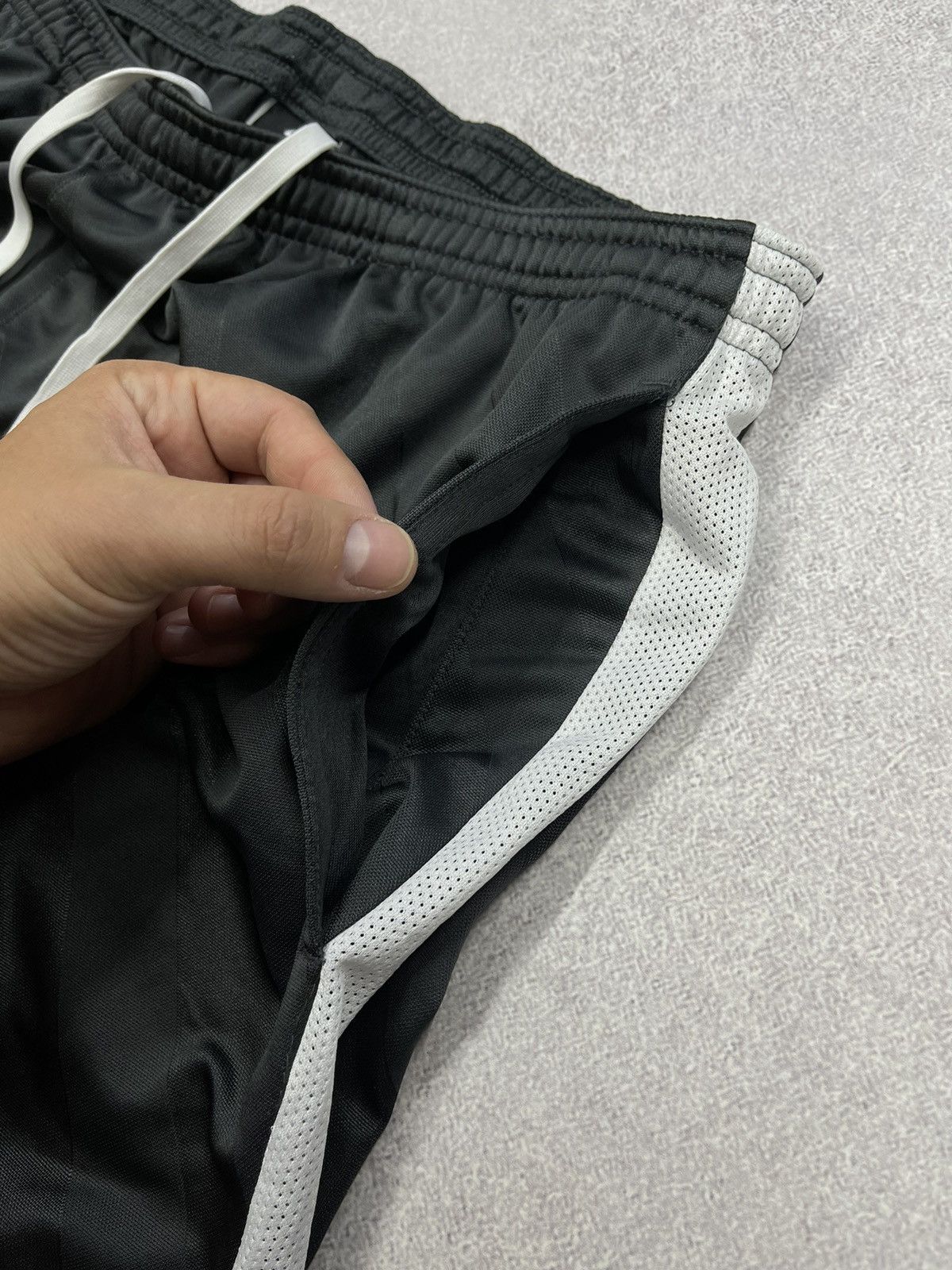 Nike × Vintage Mens Nike Malaga CF Shorts Football Grey Y2K Jersey Soccer Size US 34 / EU 50 - 6 Thumbnail
