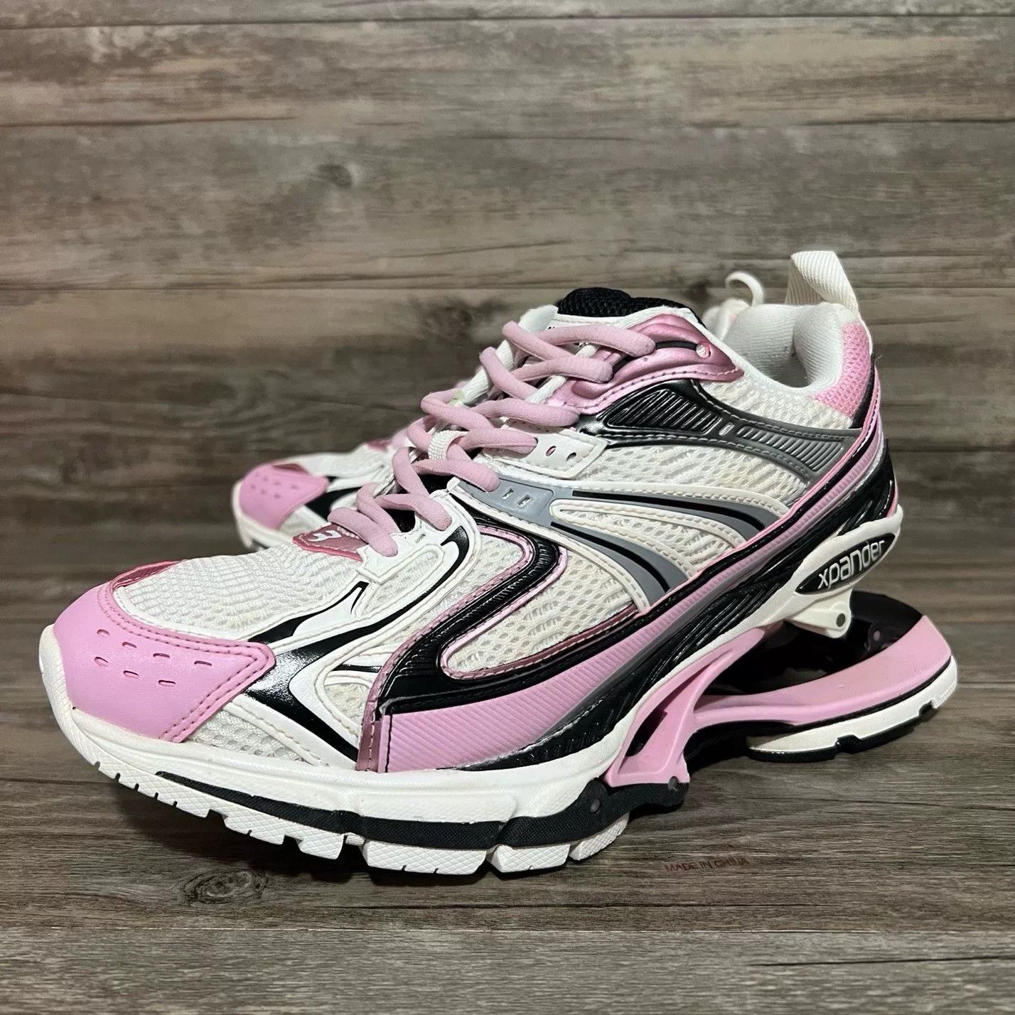 Balenciaga Balenciaga Pink Lowtop Sneakers 38 Women Size US 7.5 / IT 37.5 - 1 Thumbnail