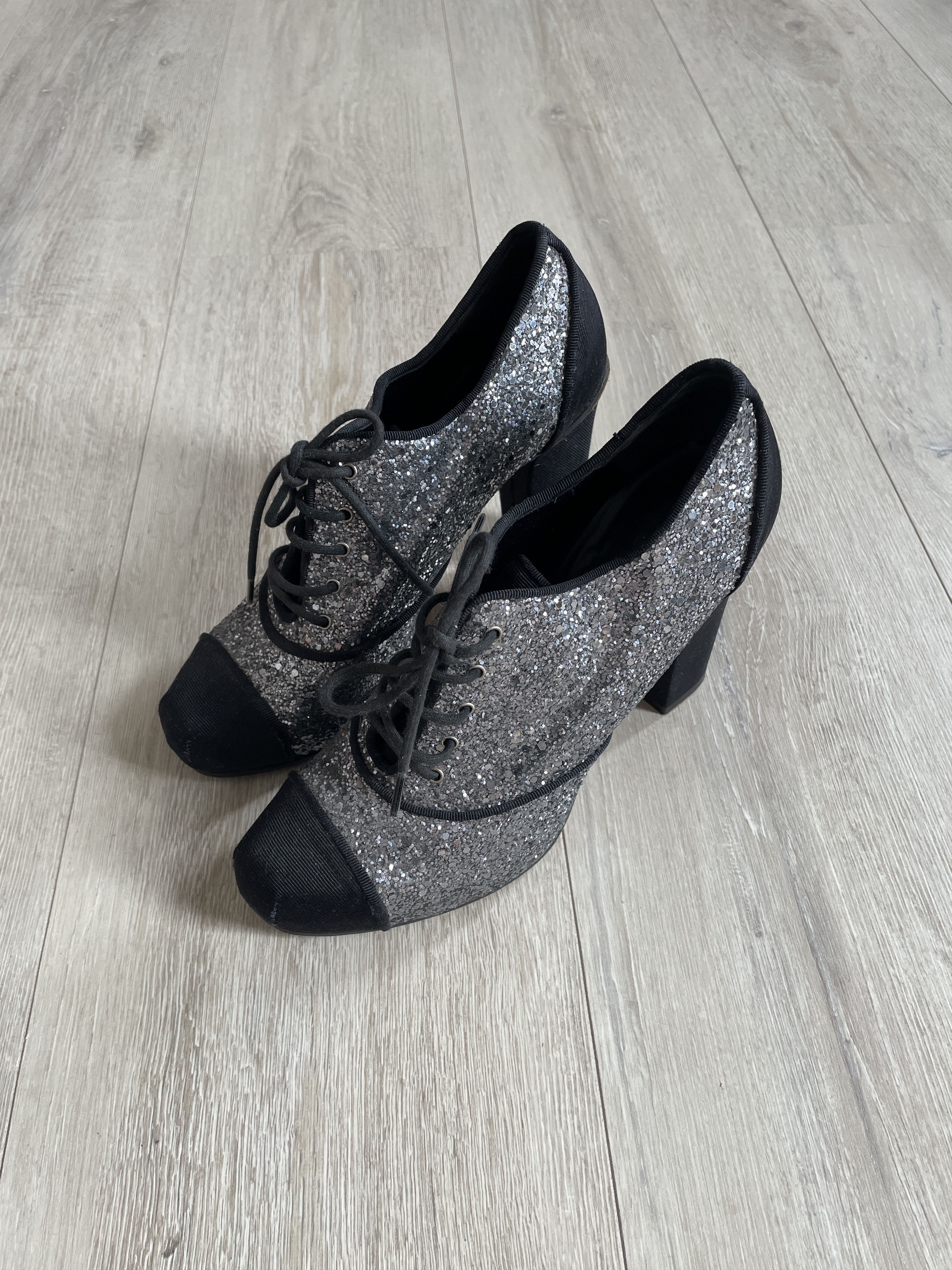 Dsquared2 Dsquared2 AW10 hockey collection glitter heels Size US 7 / IT 37 - 6 Thumbnail