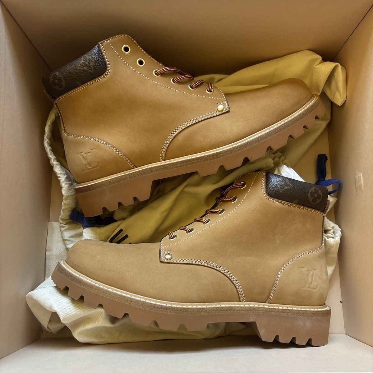 Louis Vuitton Louis Vuitton Boots Size US 10 / EU 43 - 1 Thumbnail