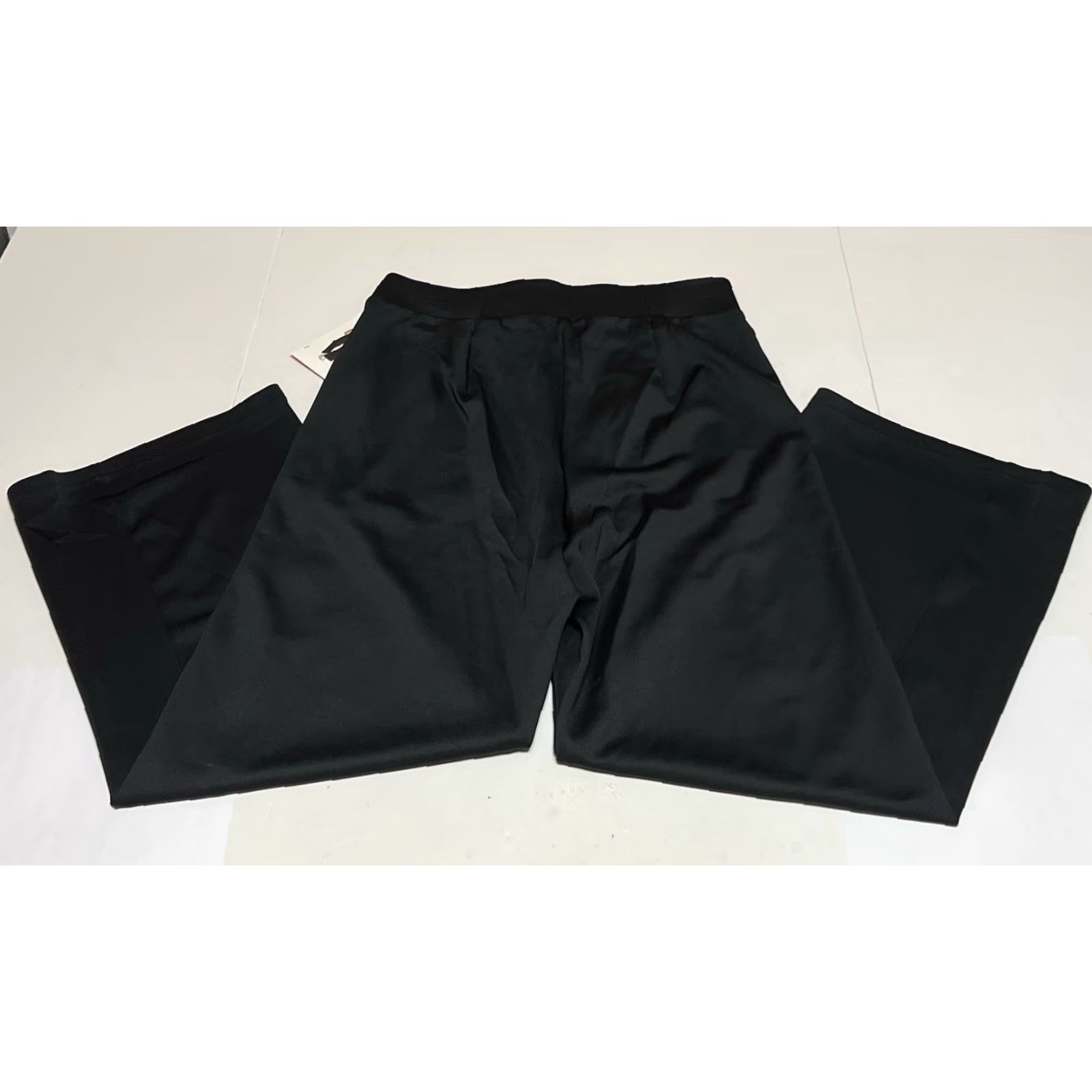 Adidas Adidas Women's Wide Leg Active Wear Pant Black M NWT Pants Regular Waist 29 Inseam 26 In Polyester Spandex Size 32" / US 10 / IT 46 - 2 Thumbnail