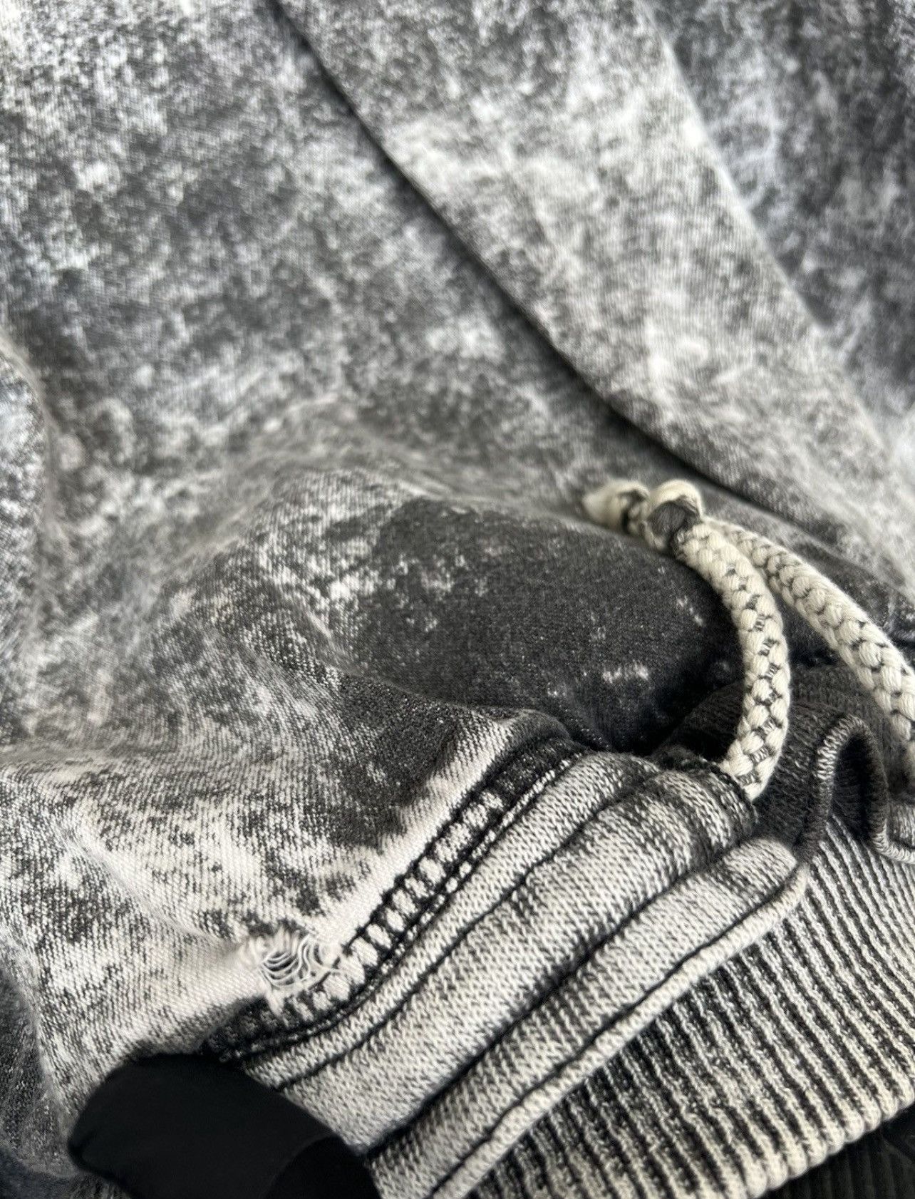 Japanese Brand Gabrielle Distressed Sun Faded Rusty Bondage Sweatshirt M Size US L / EU 52-54 / 3 - 12 Thumbnail