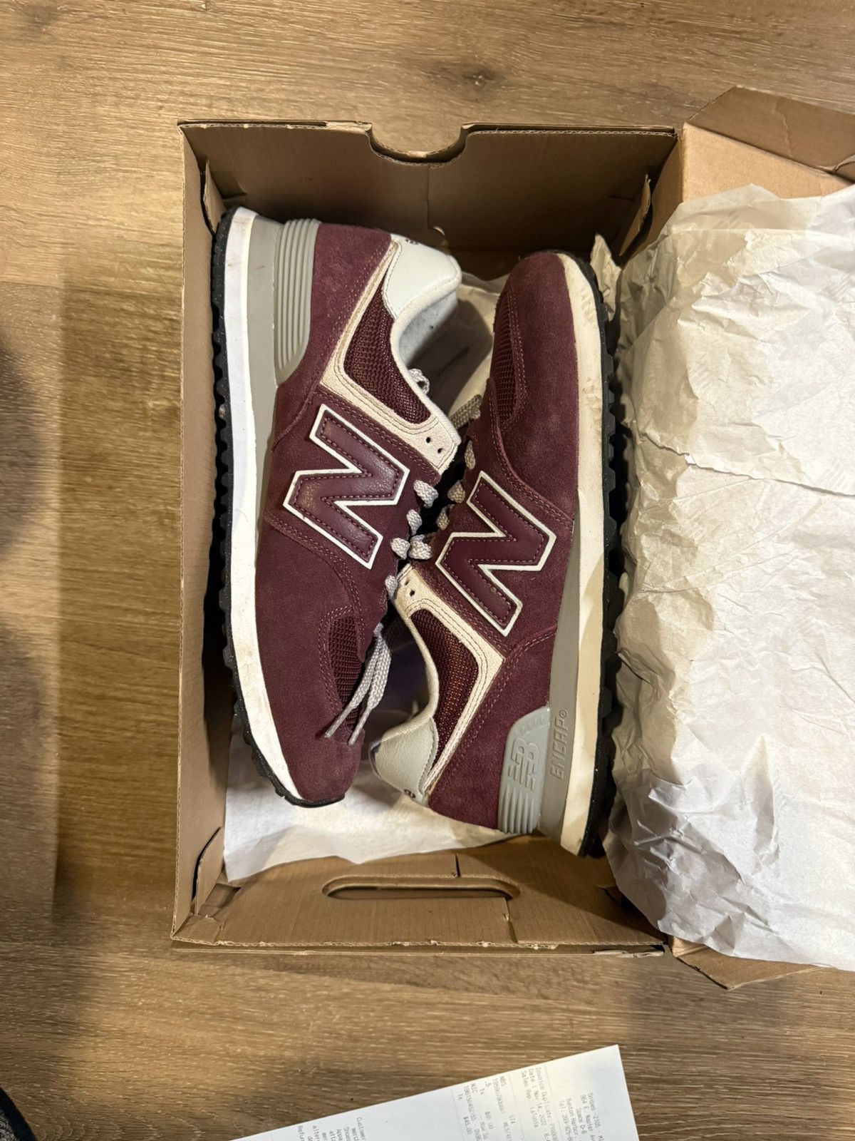 New Balance New Balance 574 Burgundy White Size US 9.5 / EU 42-43 - 2 Thumbnail