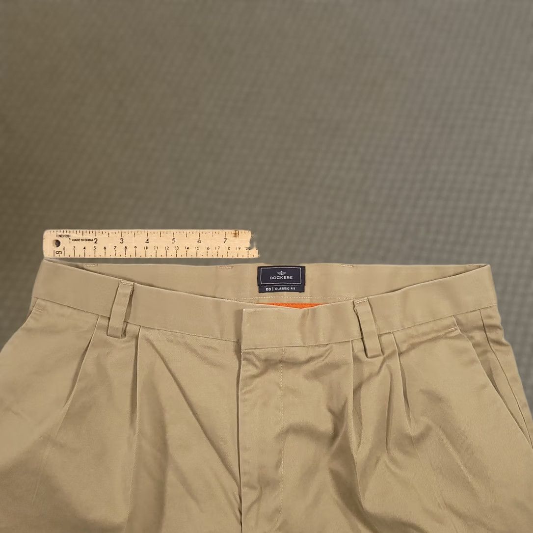 Dockers DOCKERS Pants Mens 34x30 Khaki D3 Classic Fit Straight Leg Chino Pants Size US 34 / EU 50 - 1 Thumbnail