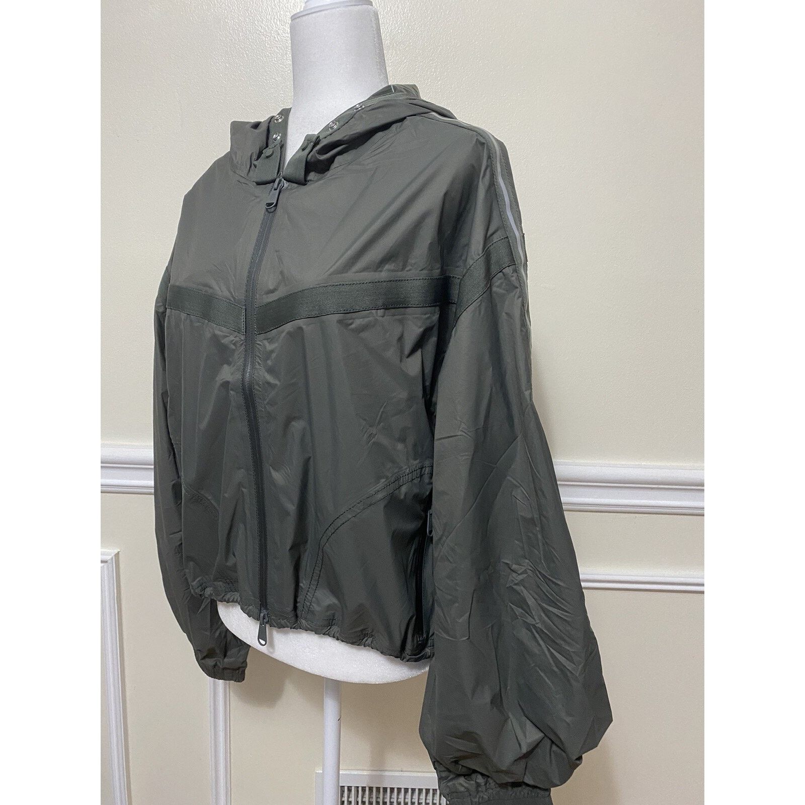 Free People Free People Movemt sport jacket size M new withut tagA003000 Size M / US 6-8 / IT 42-44 - 4 Thumbnail